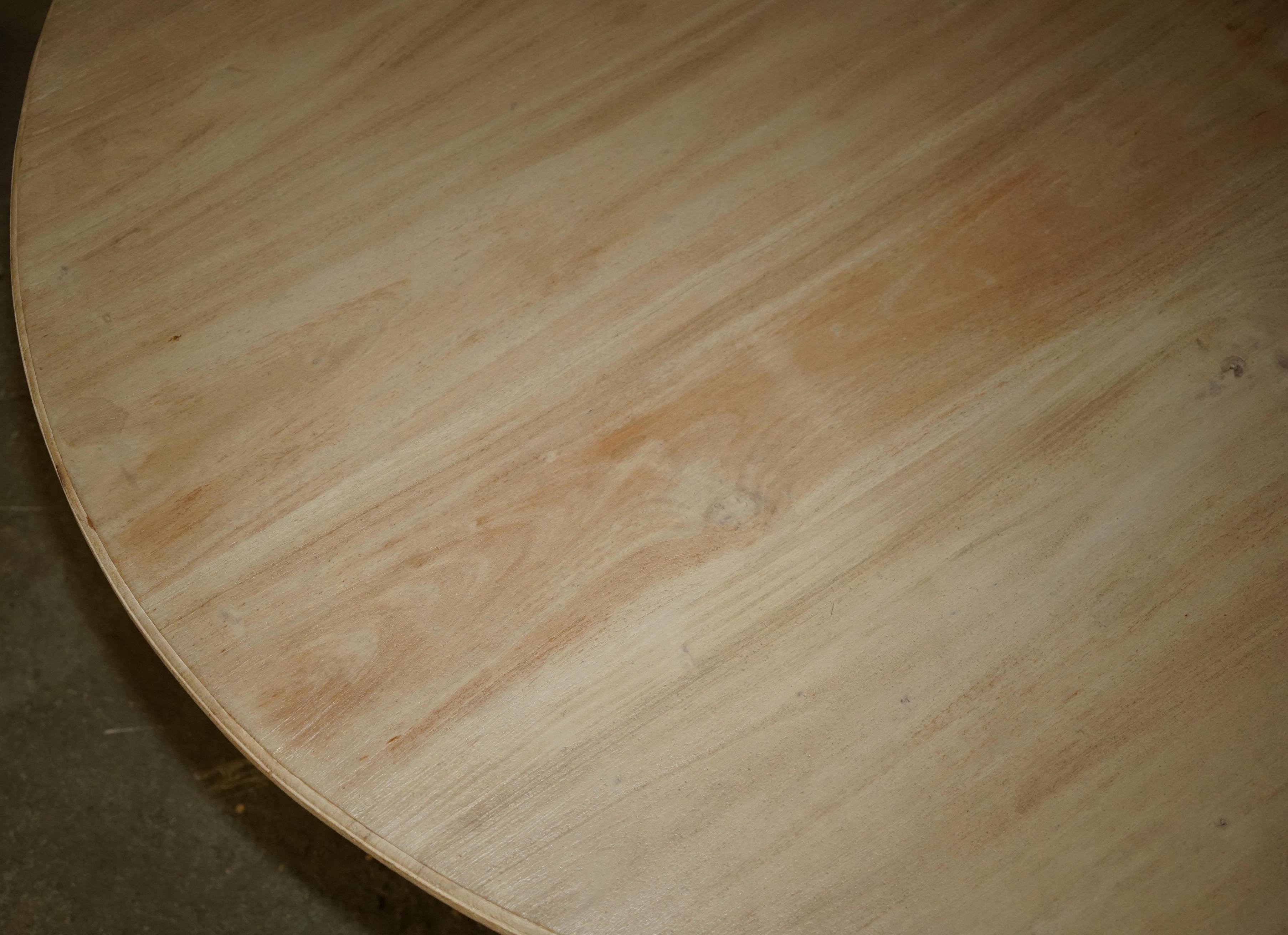 Hardwood LARGE ANTiQUE HARDWOOD LIMED ROUND DINING TABLE SEATS UPTO SIX PEOPLE WELL For Sale