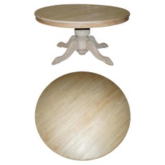 LARGE ANTiQUE HARDWOOD LIMED ROUND DINING TABLE SEATS UPTO SIX PEOPLE WELL