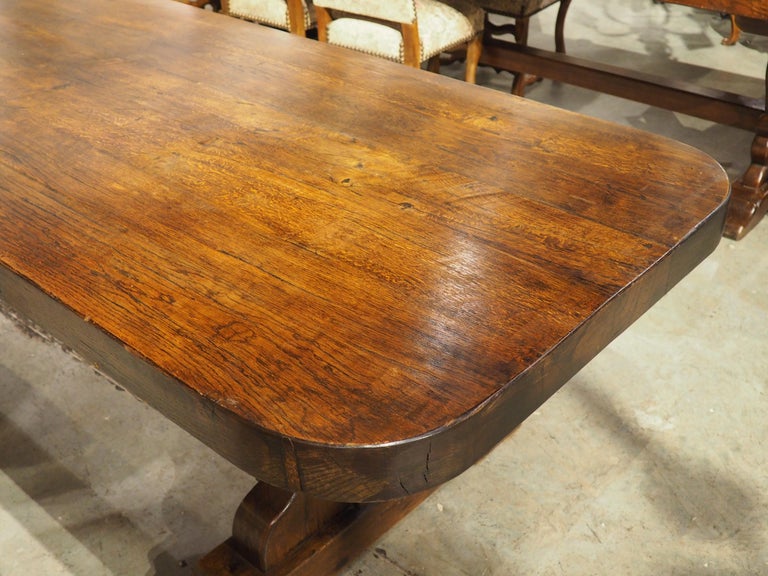 https://a.1stdibscdn.com/large-antique-heavy-french-oak-dining-table-circa-1900-for-sale-picture-5/f_9063/f_255197121632944236861/SolidOakTable721_16_4__master.JPG?width=768