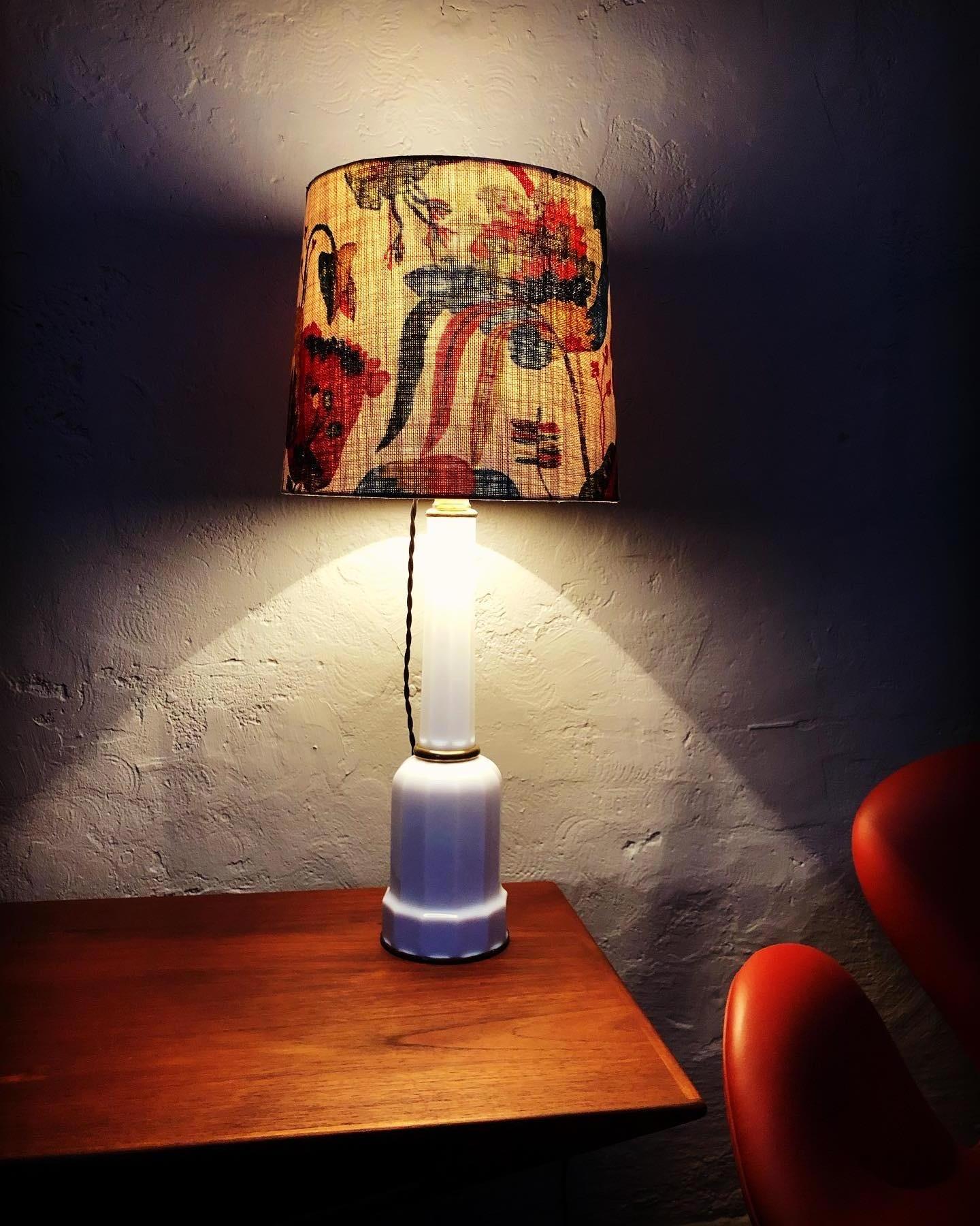 Große antike Heiberg Opalglas-Tischlampe, elektrifiziertes Öl, Heiberg im Angebot 5