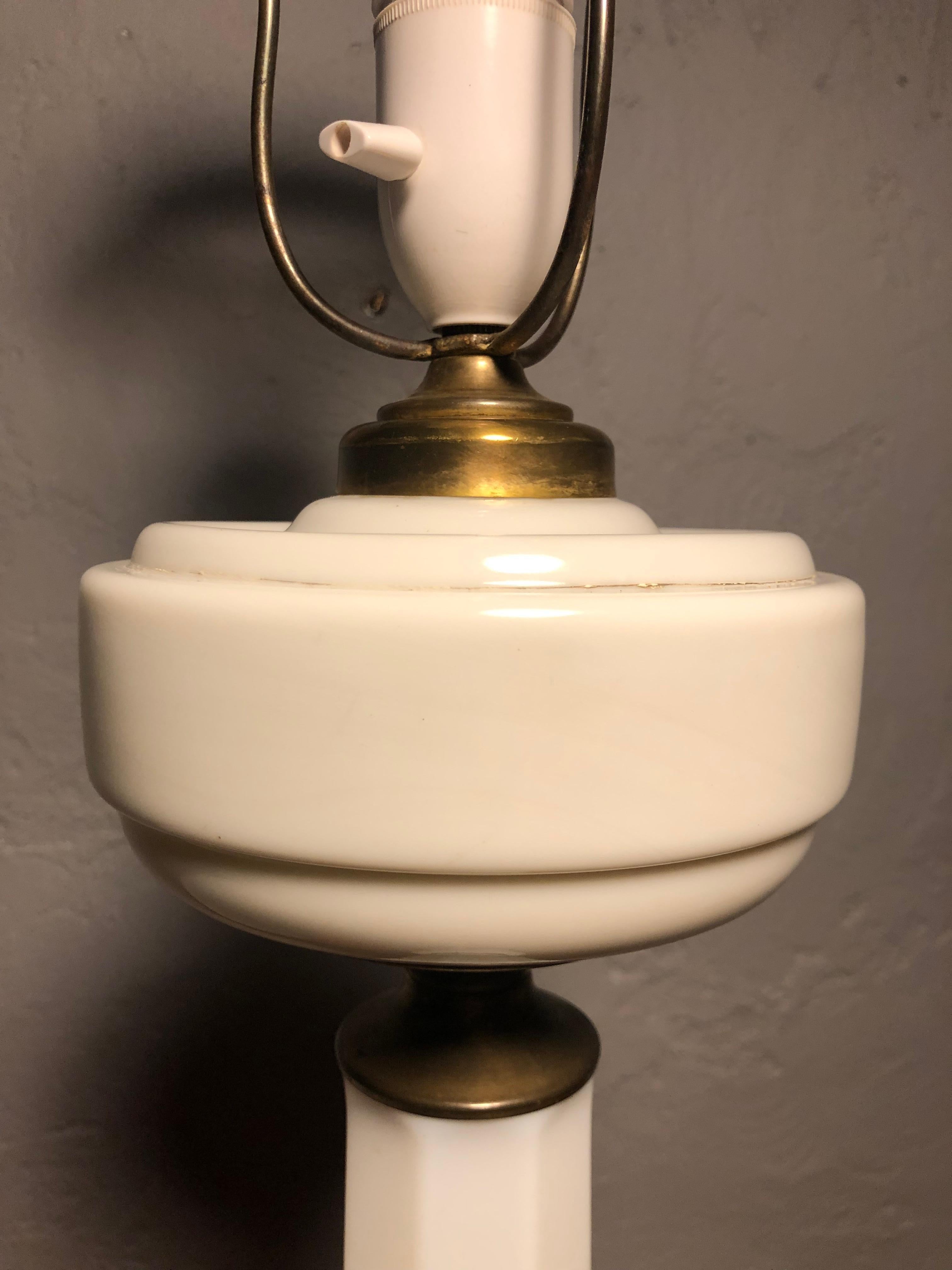 Large Antique Heiberg Opaline Glass Electrified Oil Table Lamp In Good Condition For Sale In Søborg, DK