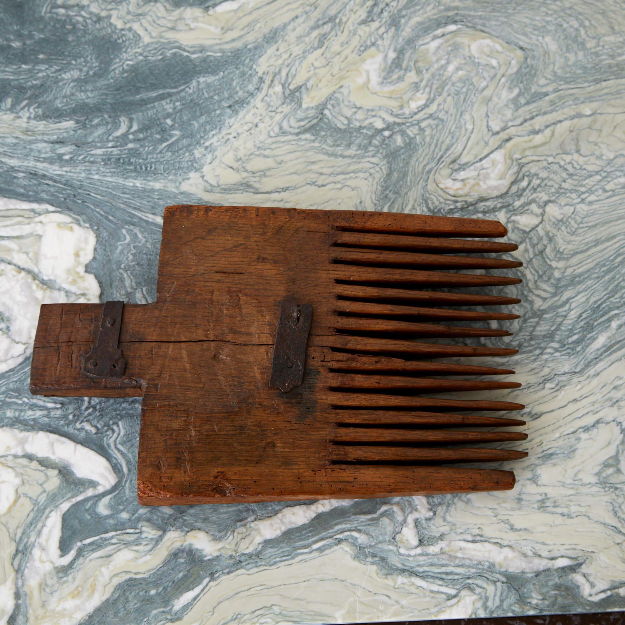 Belge Grand peigne en chanvre ancien en vente