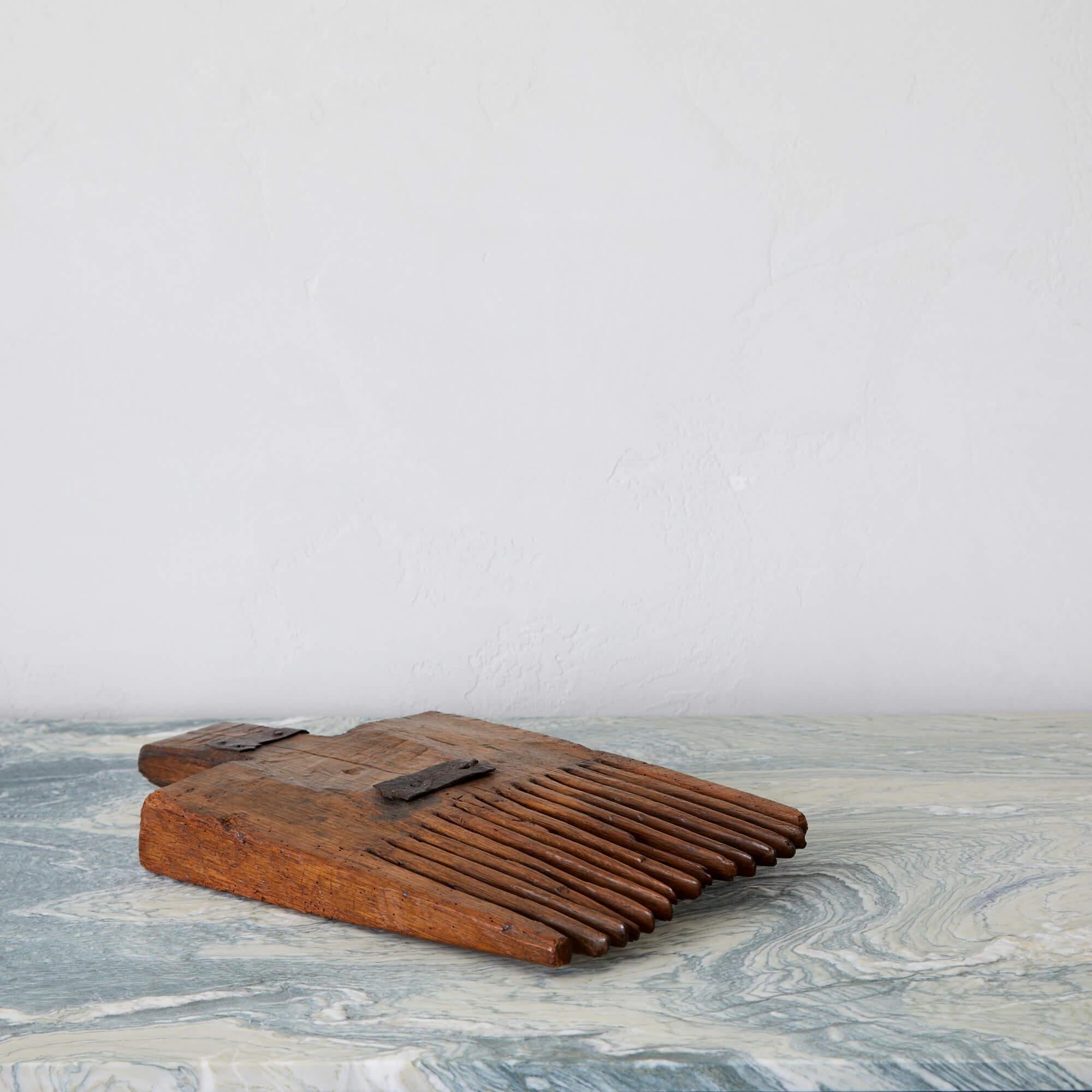 Grand peigne en chanvre ancien Bon état - En vente à Long Island City, NY