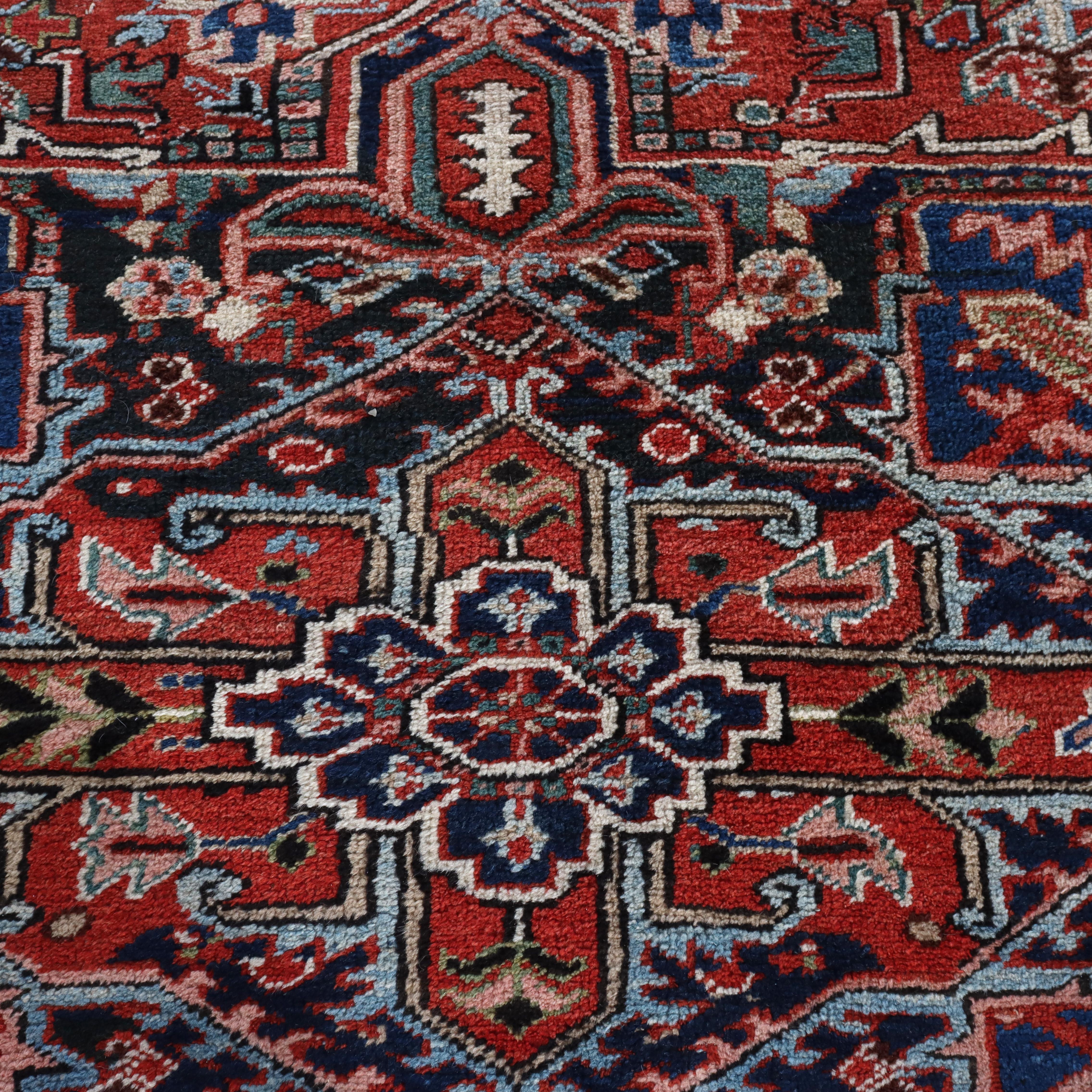 Grand Tapis Oriental Persan Heriz ancien non signé C1920 en vente 4