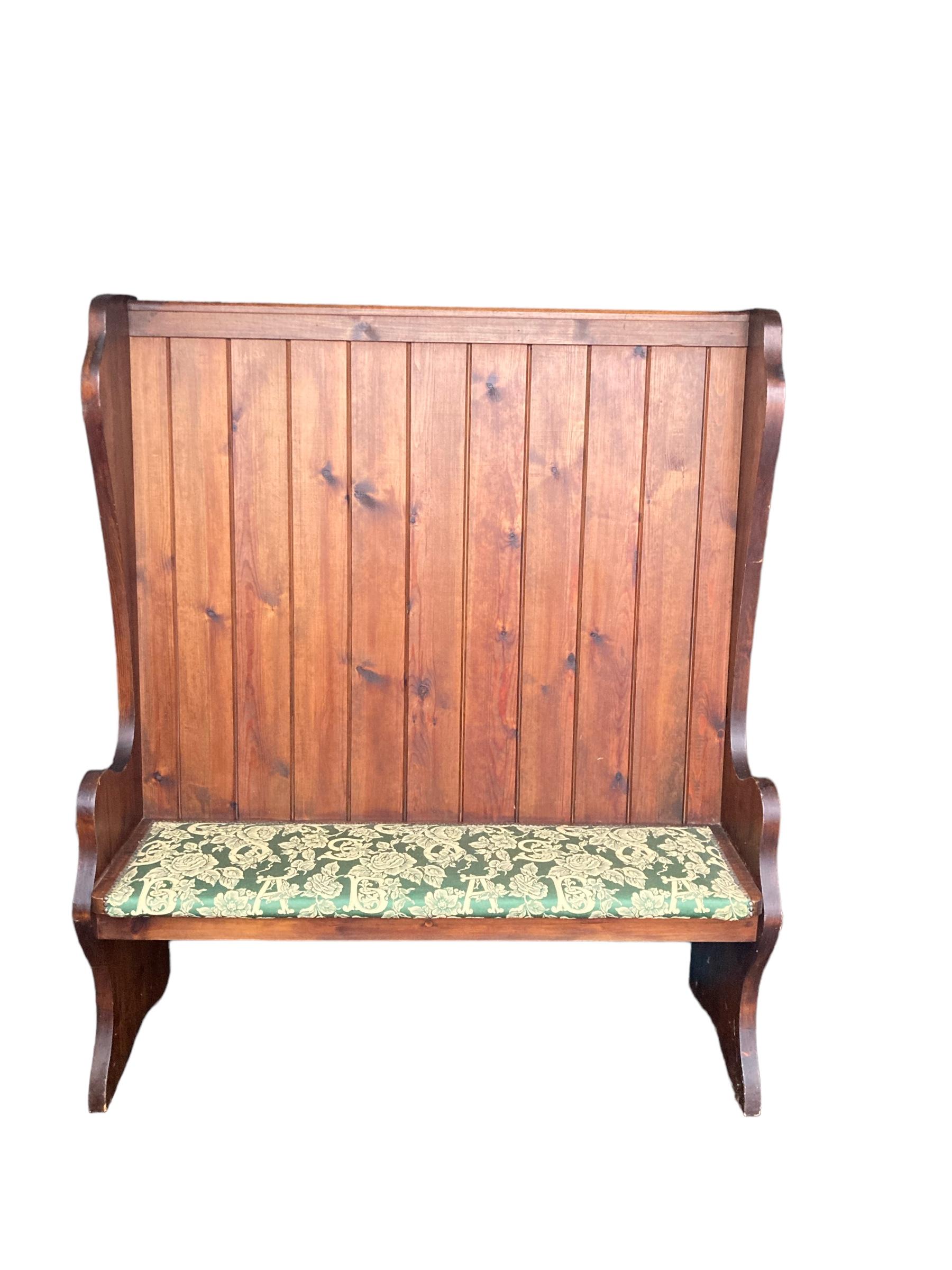 Large Antique High Back Pine Church Pew Bench CIRCA 1920'S In Good Condition For Sale In Bishop's Stortford, GB