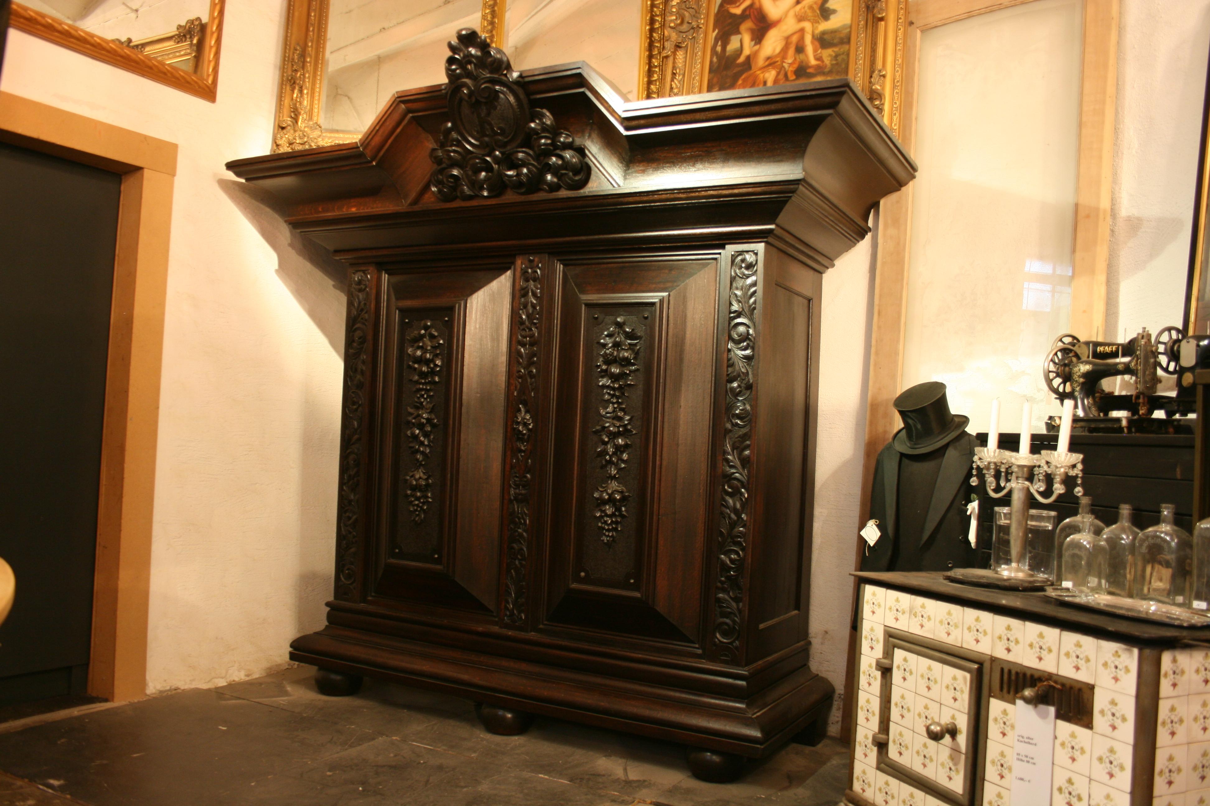 Hand-Carved Late 19th Century German Baroque Style Historicism Cabinet made of Oak
