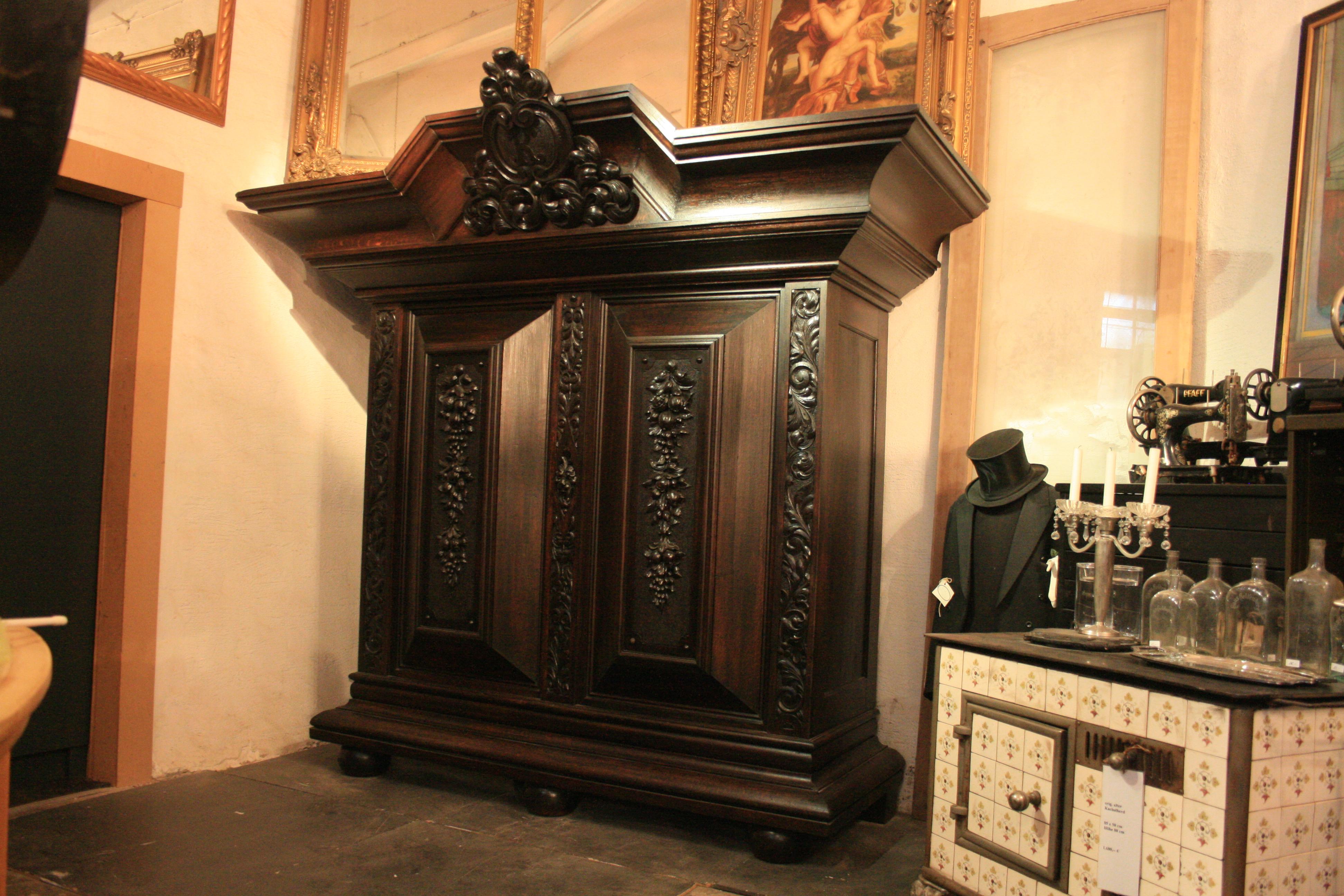 Late 19th Century German Baroque Style Historicism Cabinet made of Oak 1