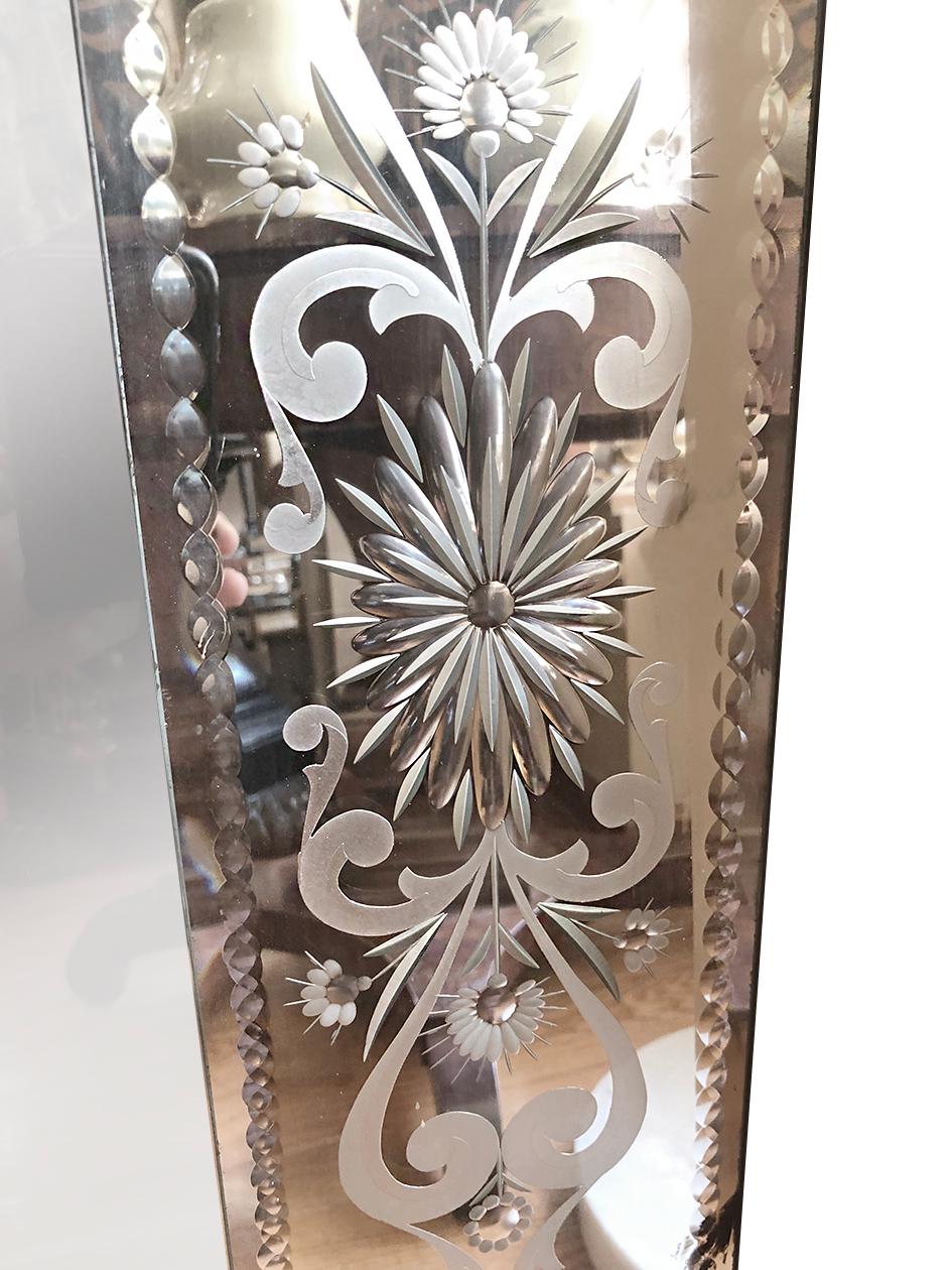 Großer antiker horizontaler venezianischer Spiegel (Radiert) im Angebot