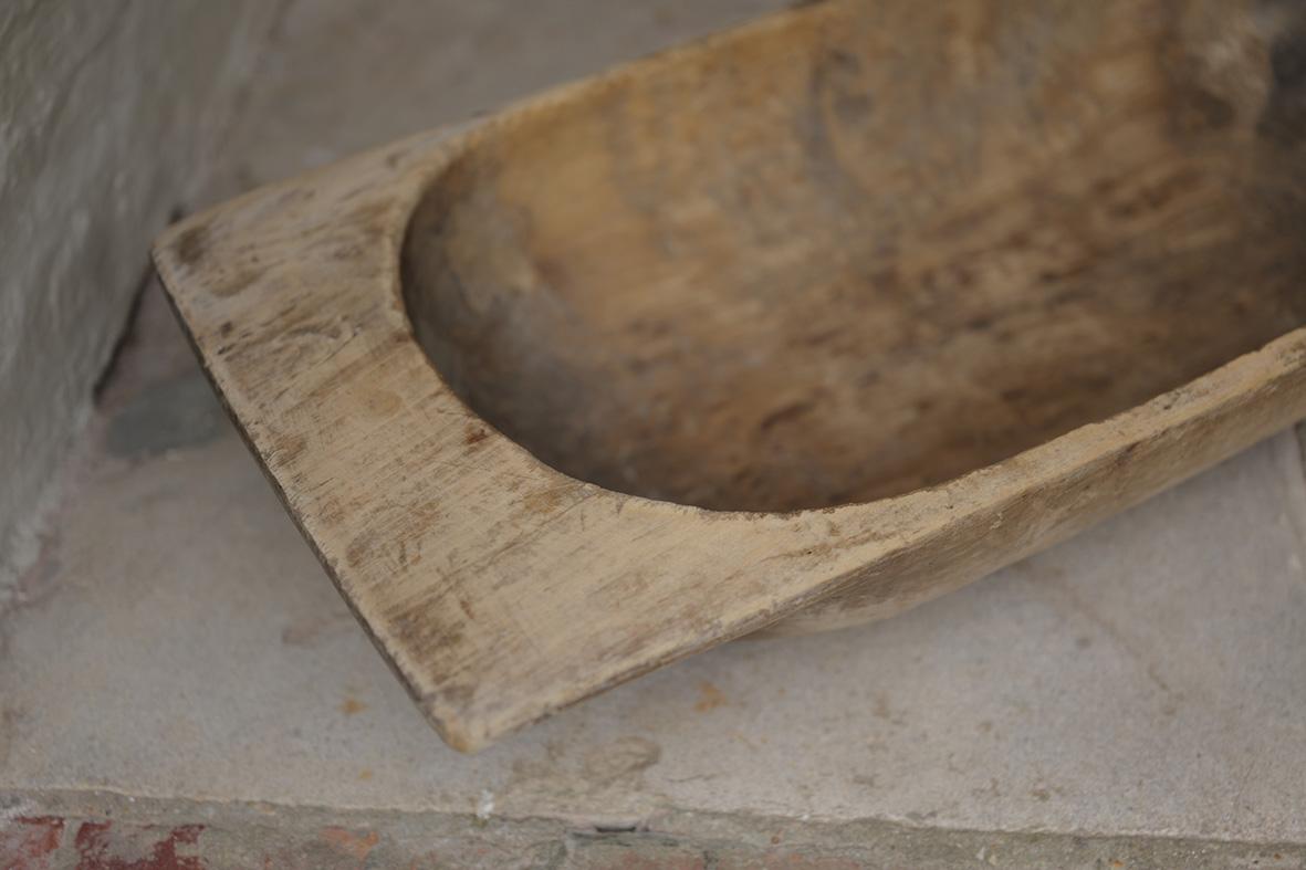 Large Antique Hungarian Dough Bowl – Hand-Carved Bowl, Early 1900s For Sale 1