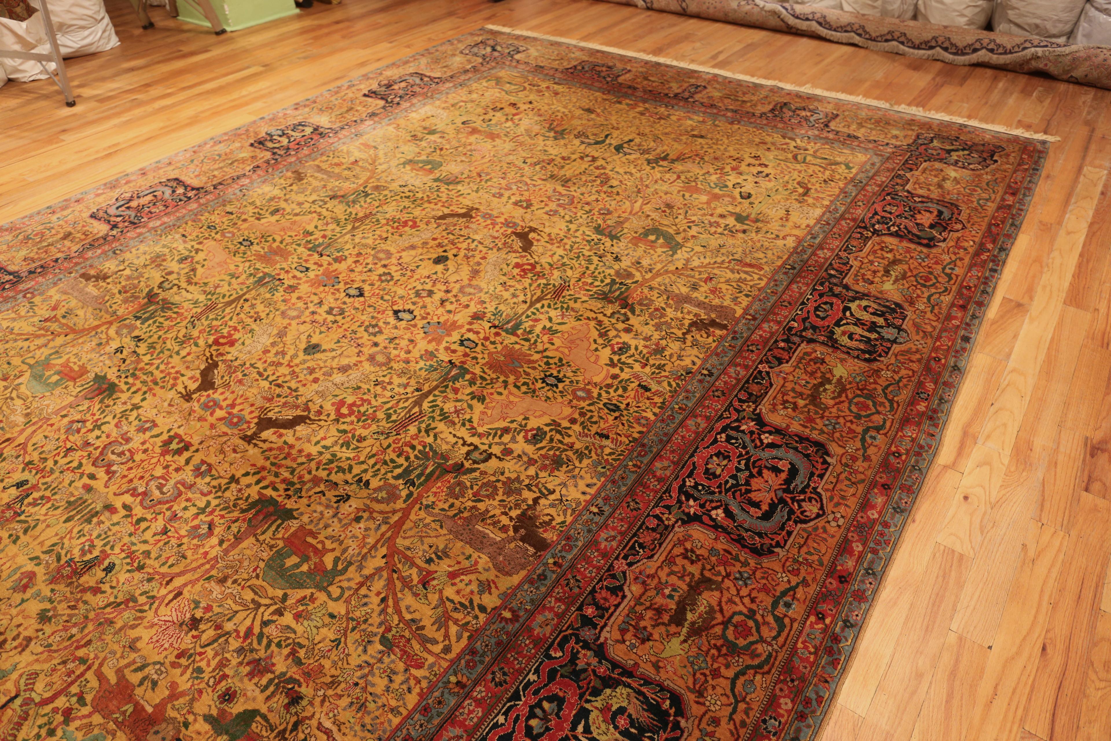 Antique Indian Agra Rug. Size: 11 ft x 17 ft 8 in For Sale 3