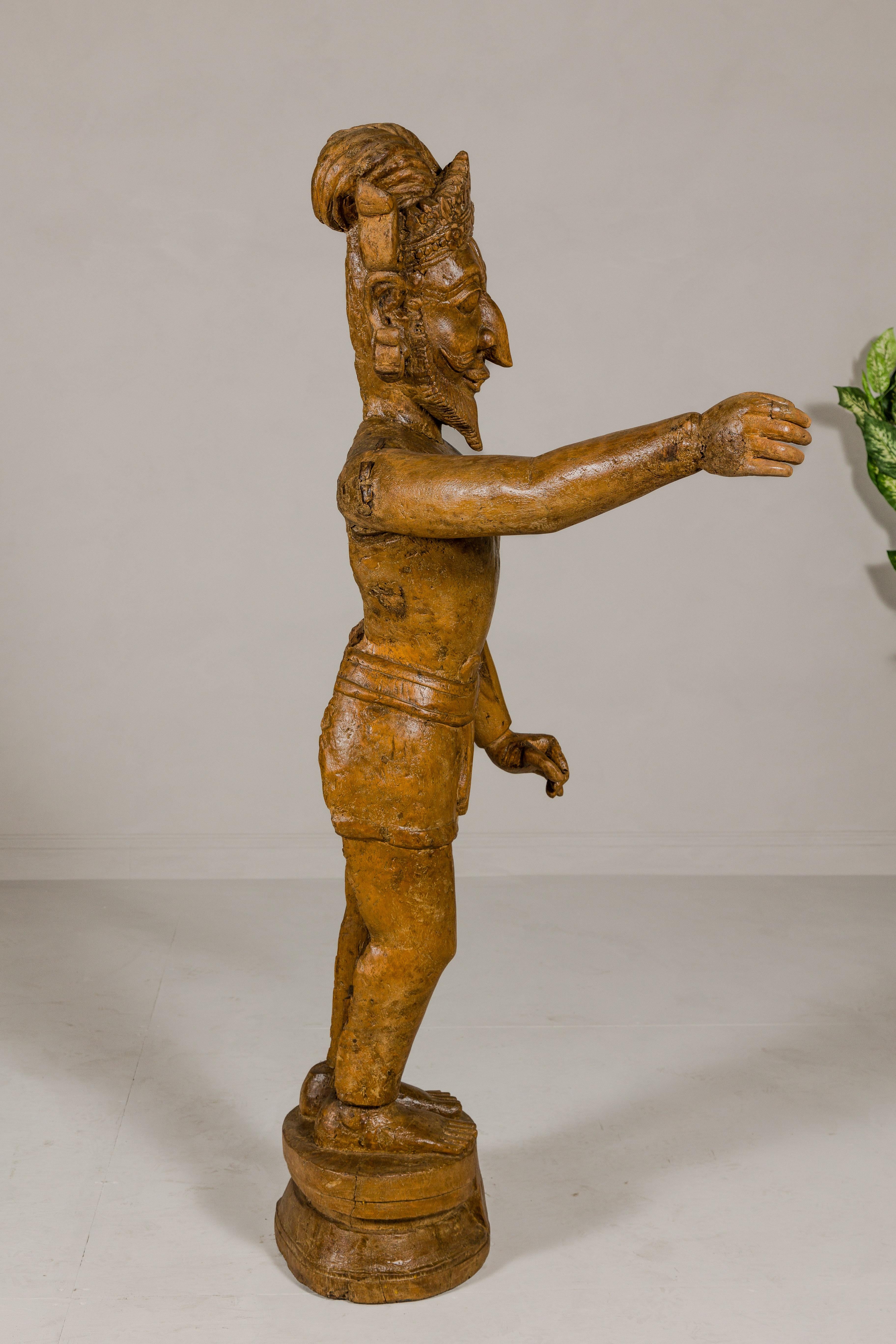 Large Antique Indian Carved Wood Mogul Standing Figure with Extended Arms For Sale 5