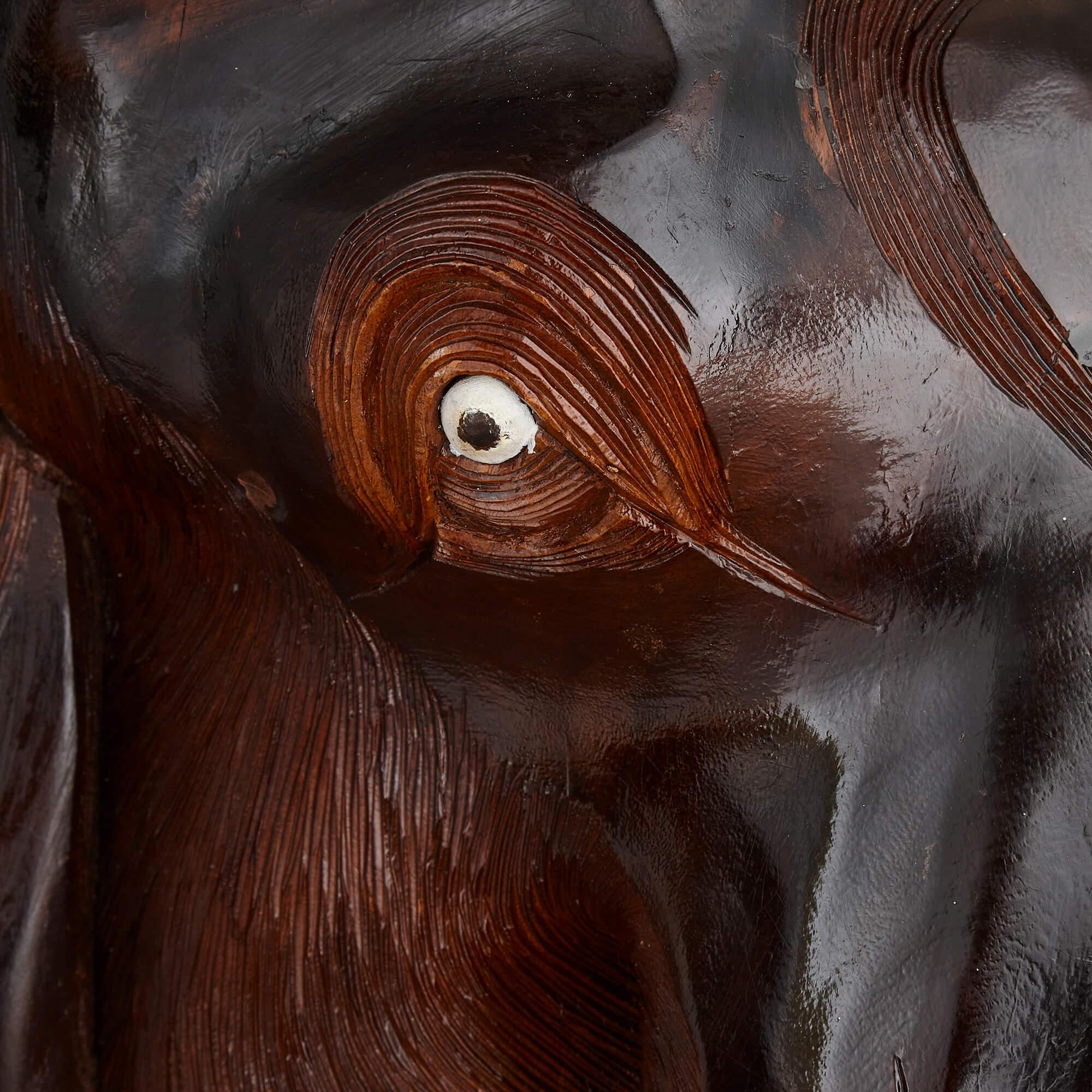 Début du 20ème siècle Grande sculpture ancienne en bois marron sculptée à la main par un Indien en vente