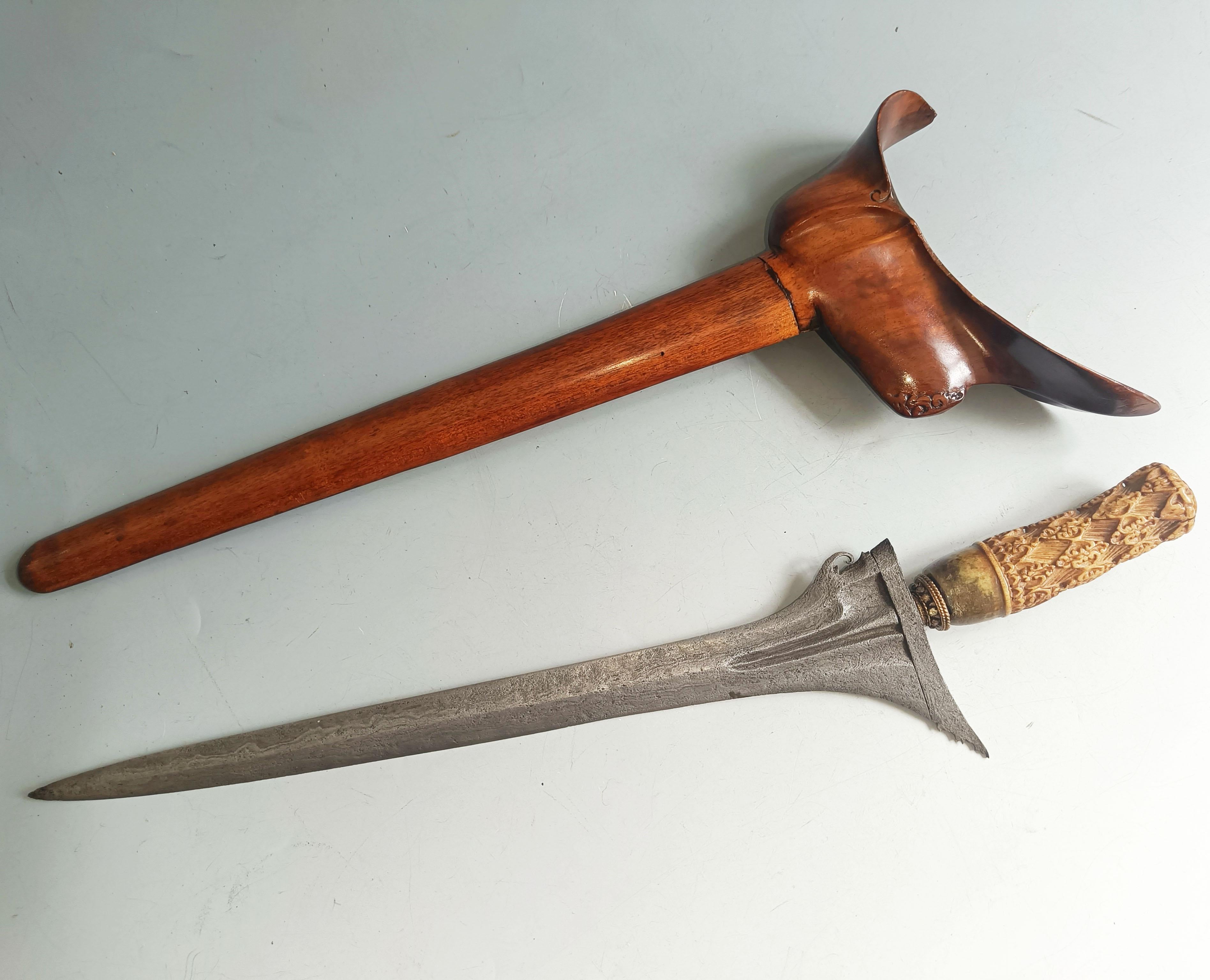 Grande dague ancienne en Kris indonésien - Armes ethnographiques de collection