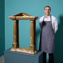 Grande maquette italienne ancienne d'une façade de temple dorique