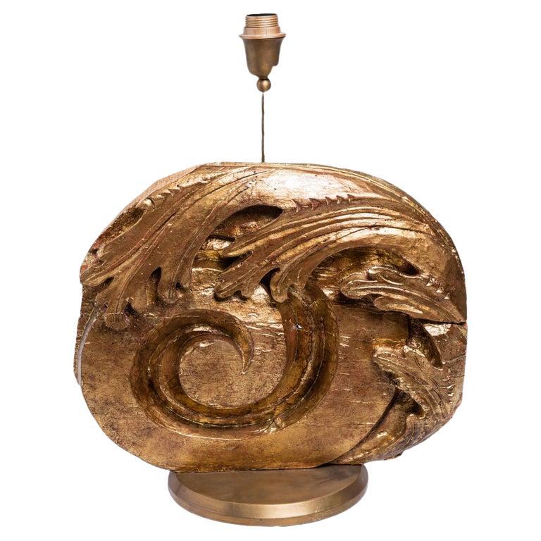 Grande frise italienne ancienne dorée montée sur une lampe en vente