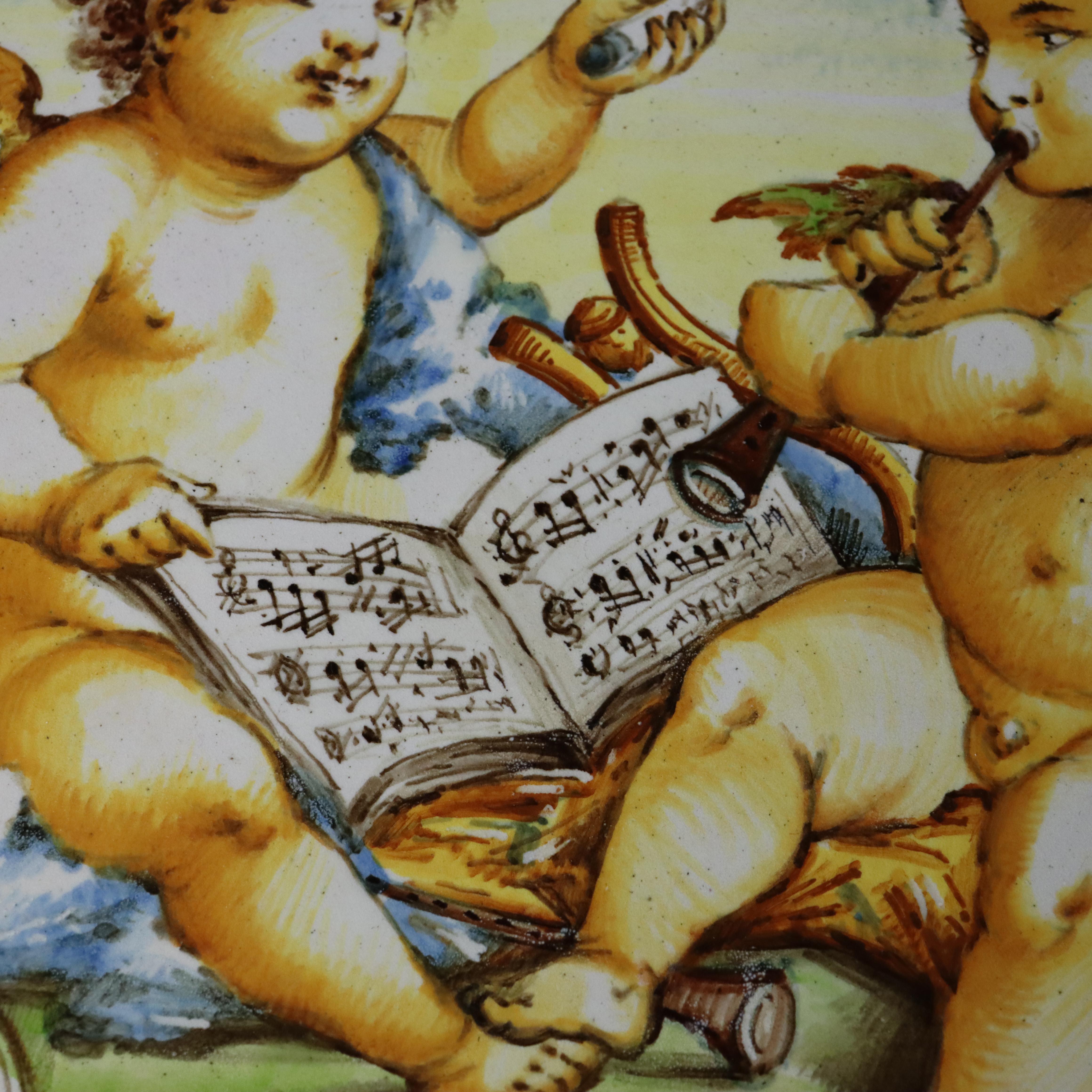 Grand chargeur italien ancien en poterie majolique néoclassique avec chérubins 19e siècle en vente 5