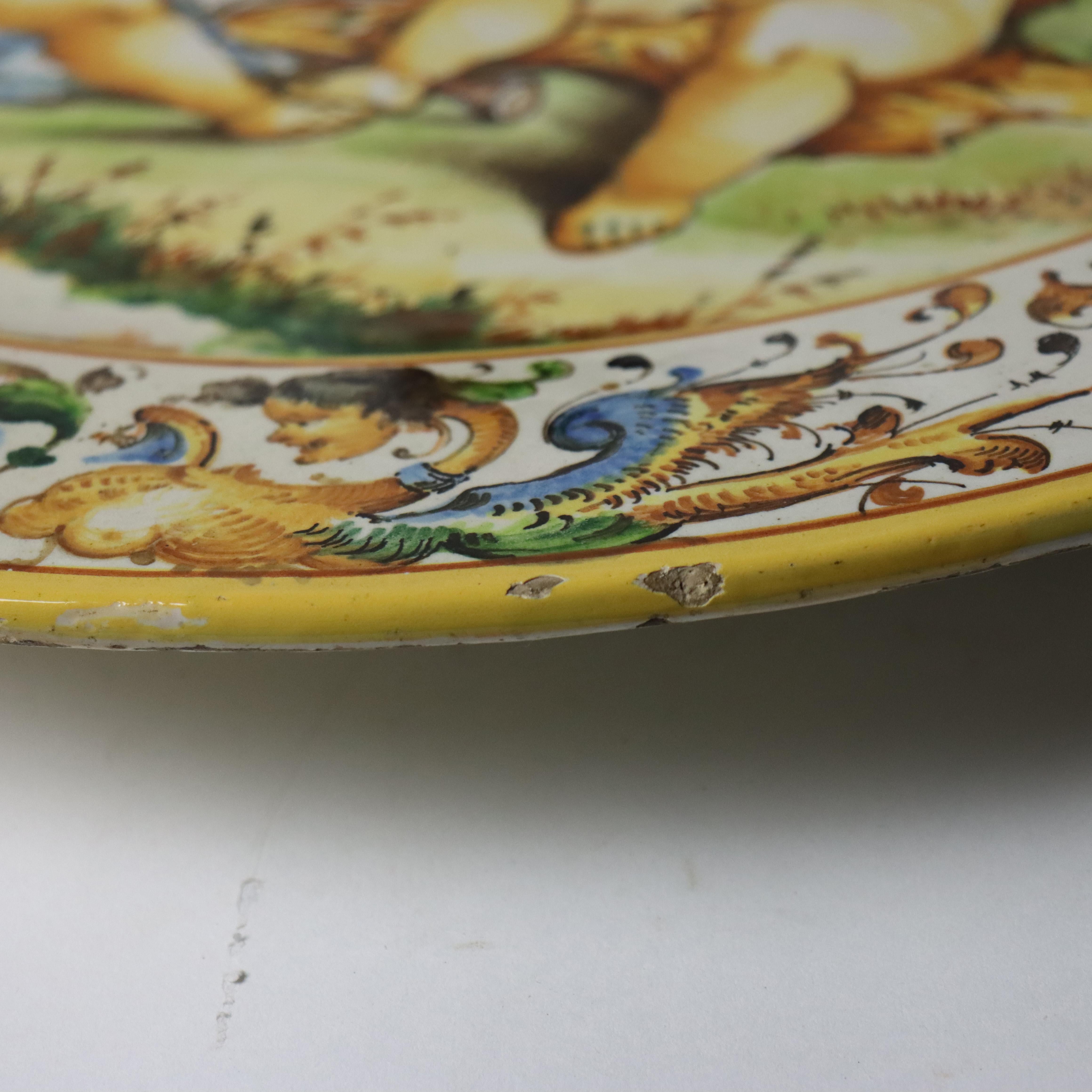 Grand chargeur italien ancien en poterie majolique néoclassique avec chérubins 19e siècle en vente 6