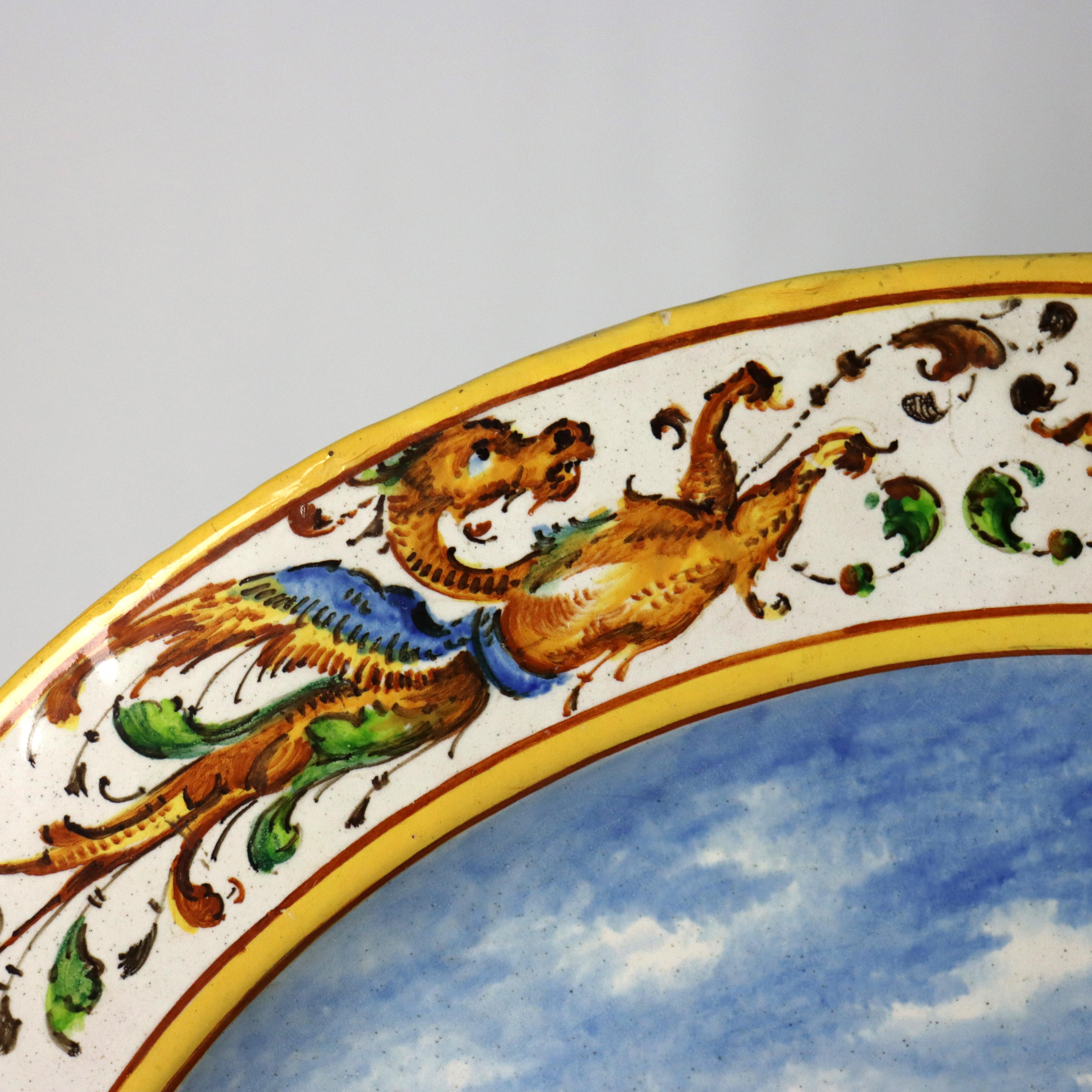 Grand chargeur italien ancien en poterie majolique néoclassique avec chérubins 19e siècle en vente 1