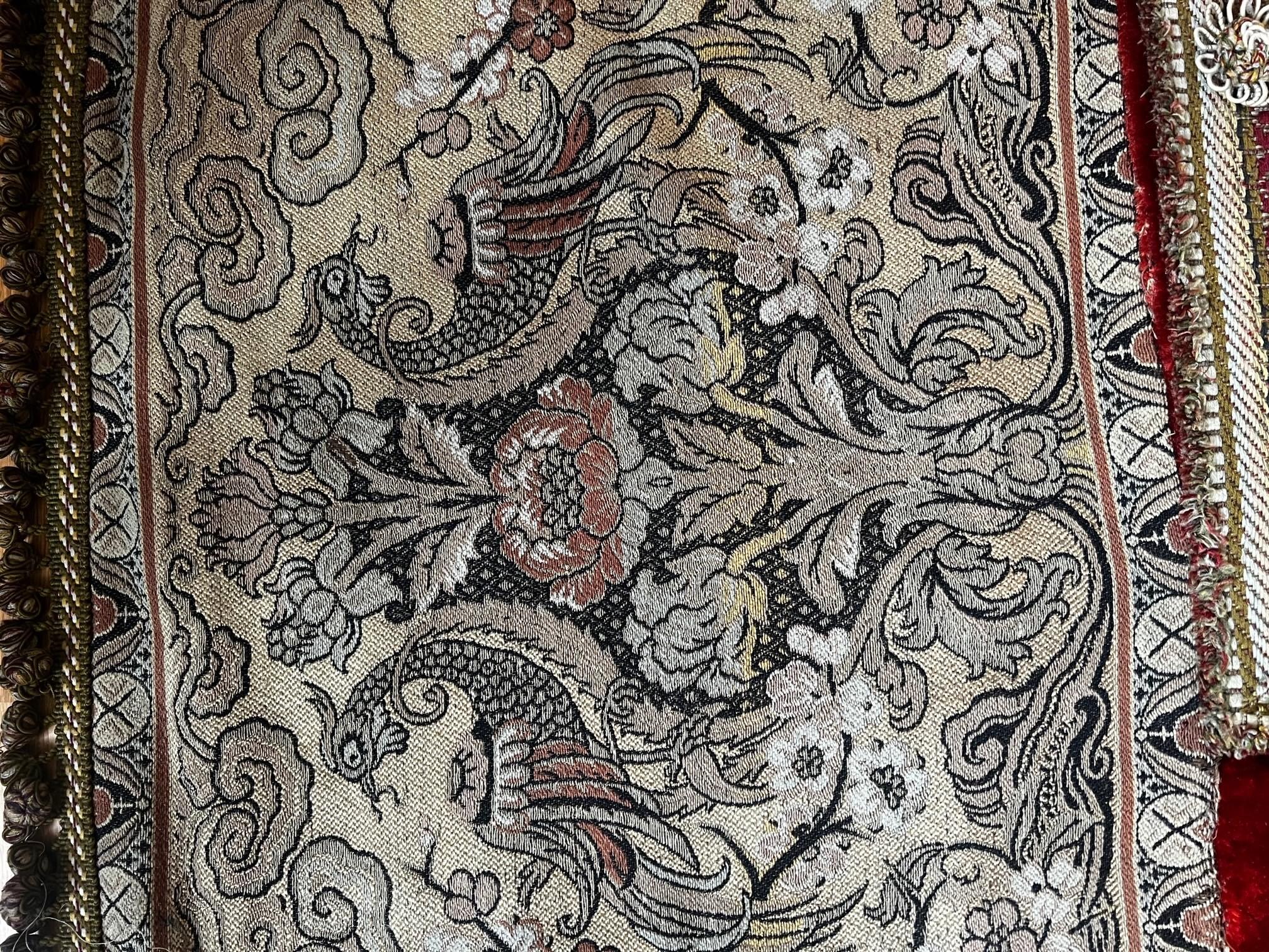 Großer antiker italienischer Wandbehang aus Seidensamt (Neorenaissance) im Angebot