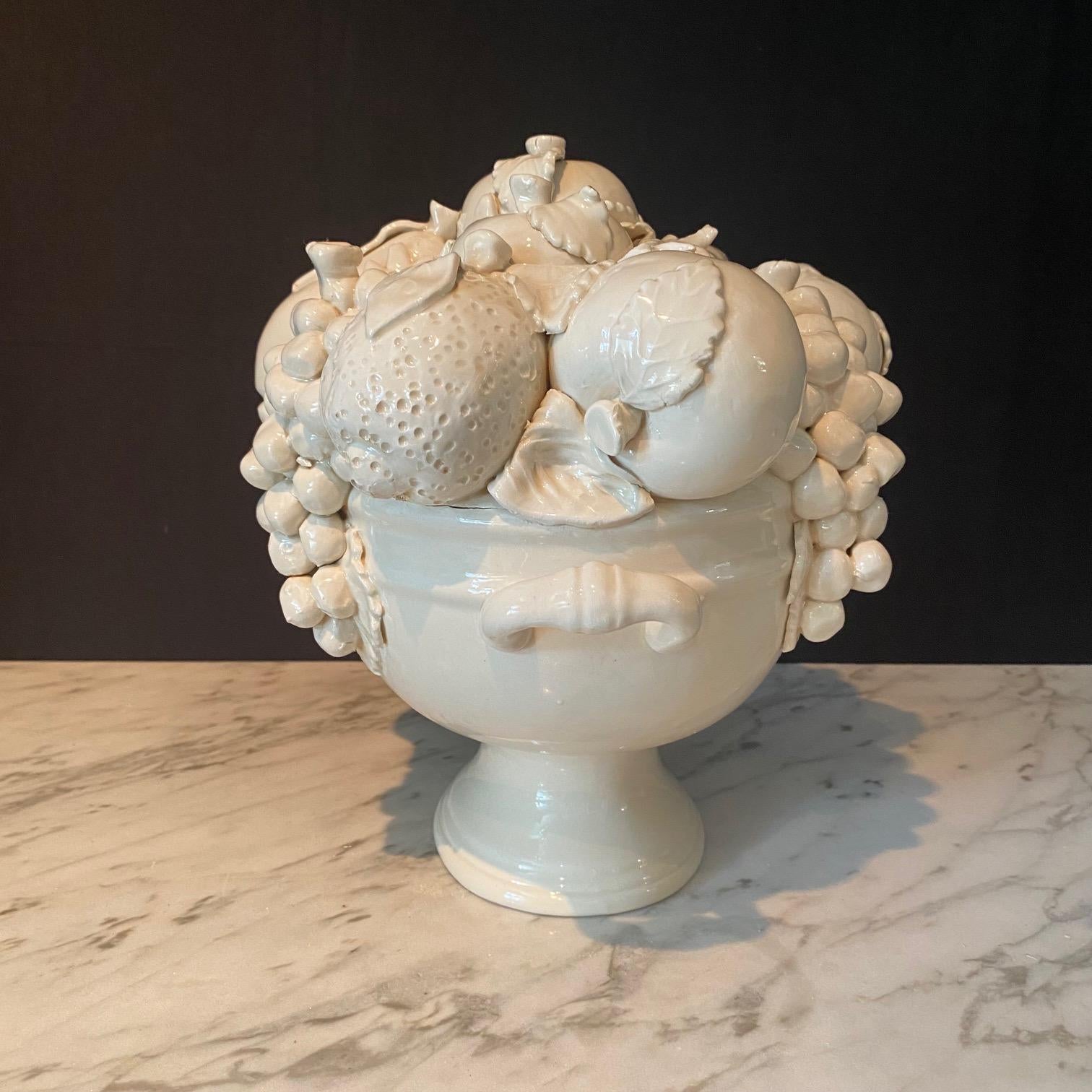 Large Antique Italian White Porcelain Cornucopia Fruit Bowl Centerpiece In Good Condition For Sale In Hopewell, NJ
