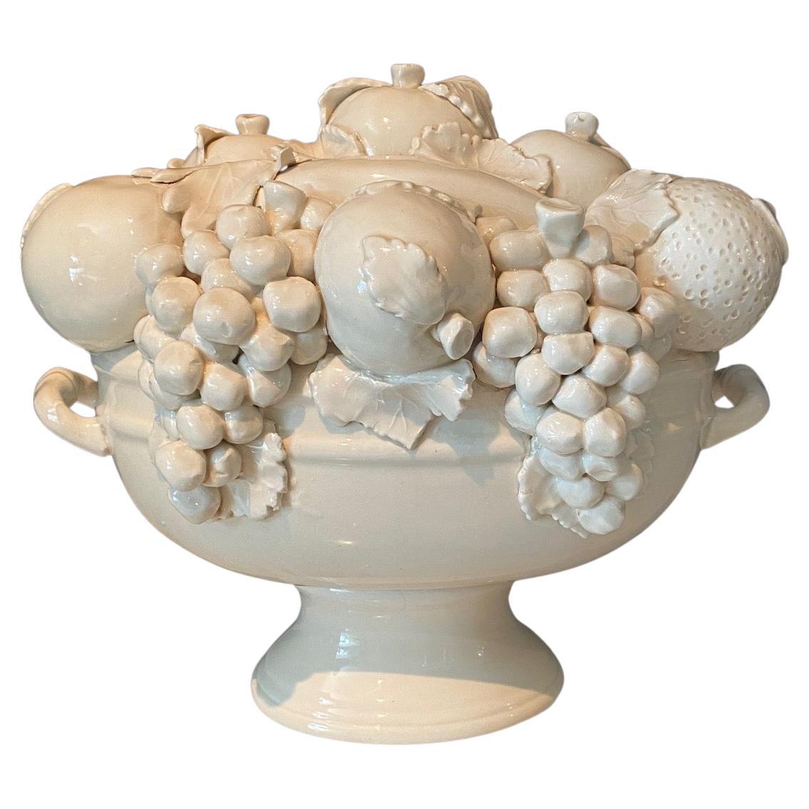 Grand centre de table italien ancien en porcelaine blanche en forme de corne d'abondance