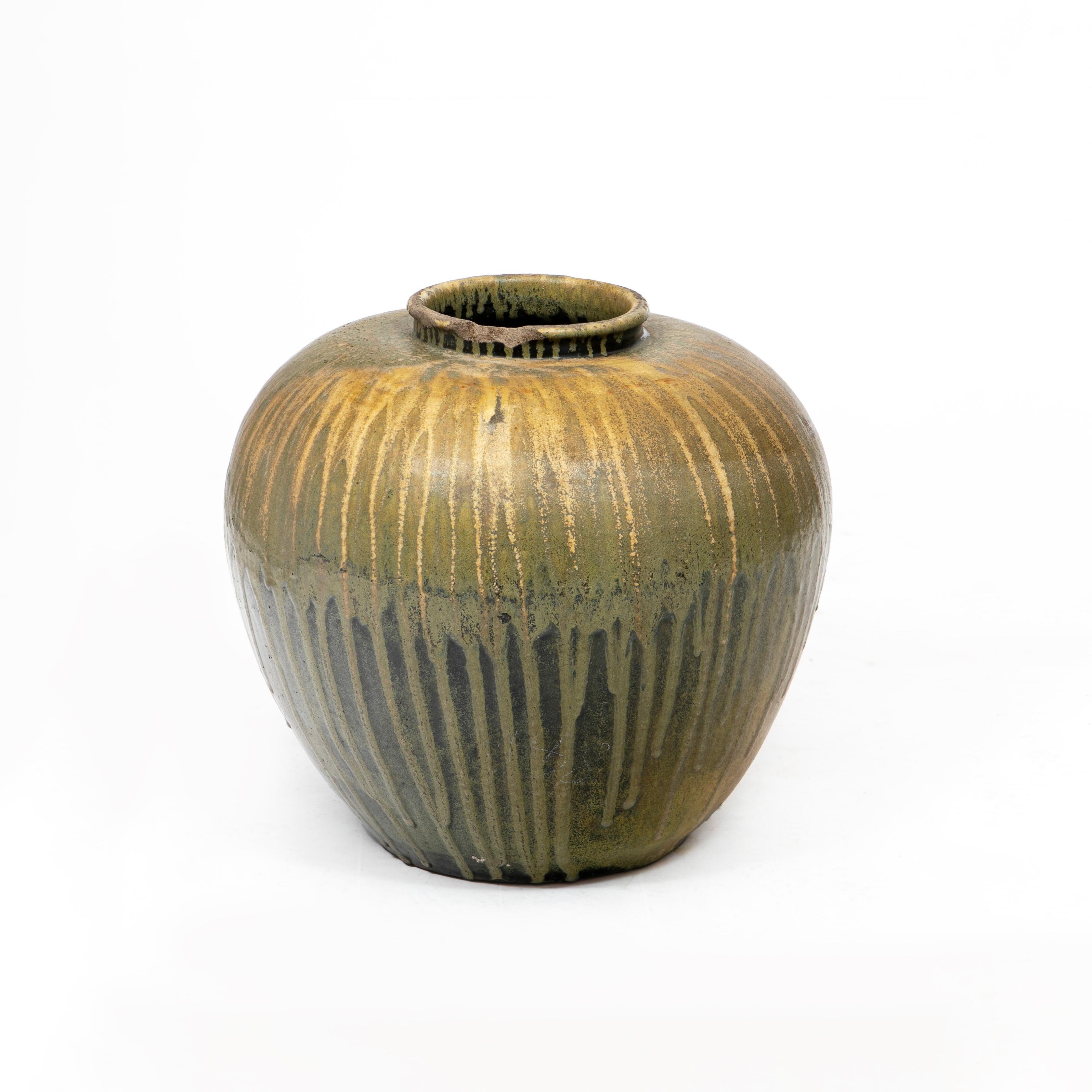 Large Antique Japanese 19th Century Drip Glazed Jar In Good Condition For Sale In Kastrup, DK