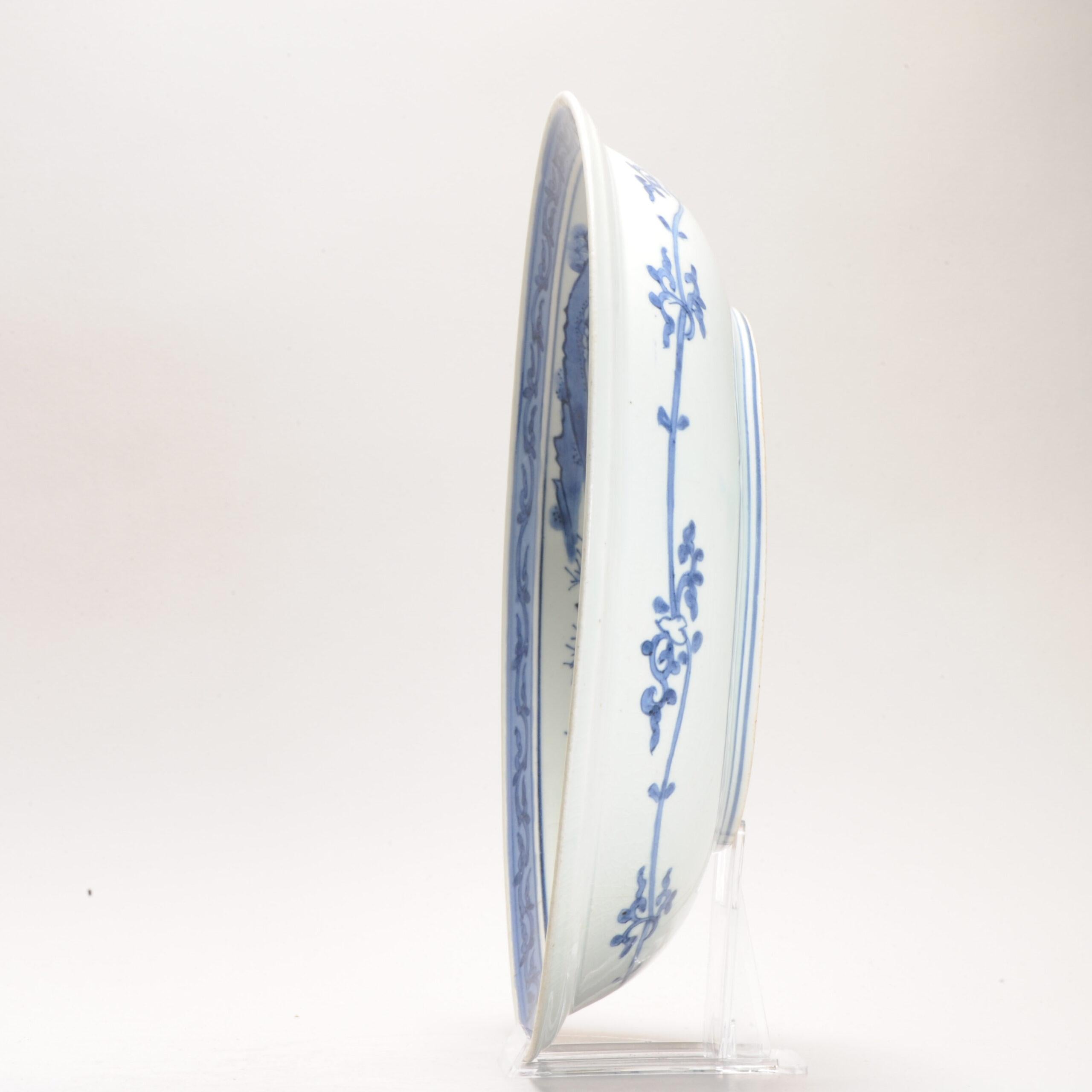 Giapponese Grande piatto antico giapponese in stile Arita Kakiemon Periodo Edo, circa 1660-1680 in vendita