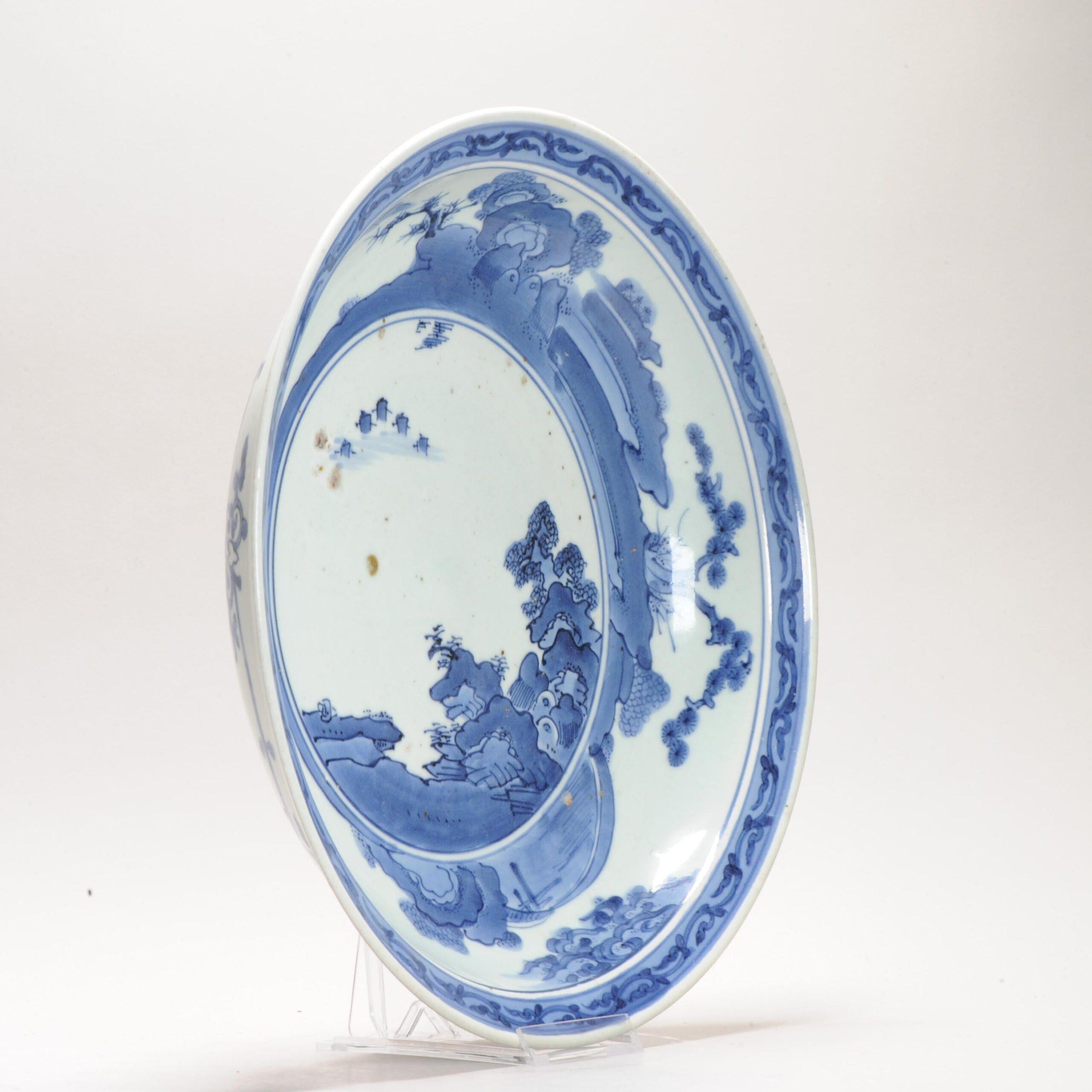 Grande piatto antico giapponese in stile Arita Kakiemon Periodo Edo, circa 1660-1680 In condizioni buone in vendita a Amsterdam, Noord Holland