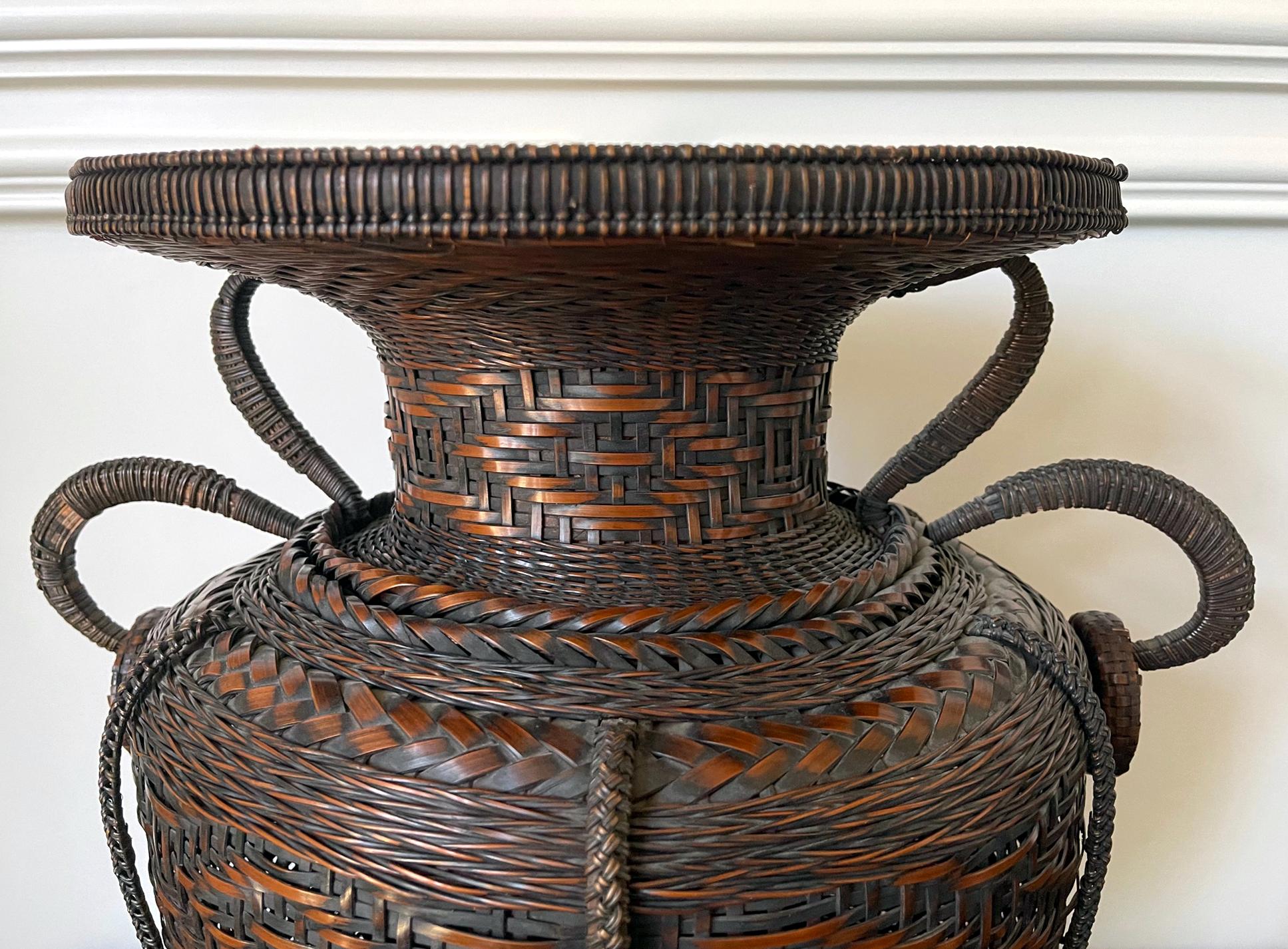 Large Antique Japanese Bamboo Flower Basket Hahakago in Chinese Taste In Good Condition In Atlanta, GA