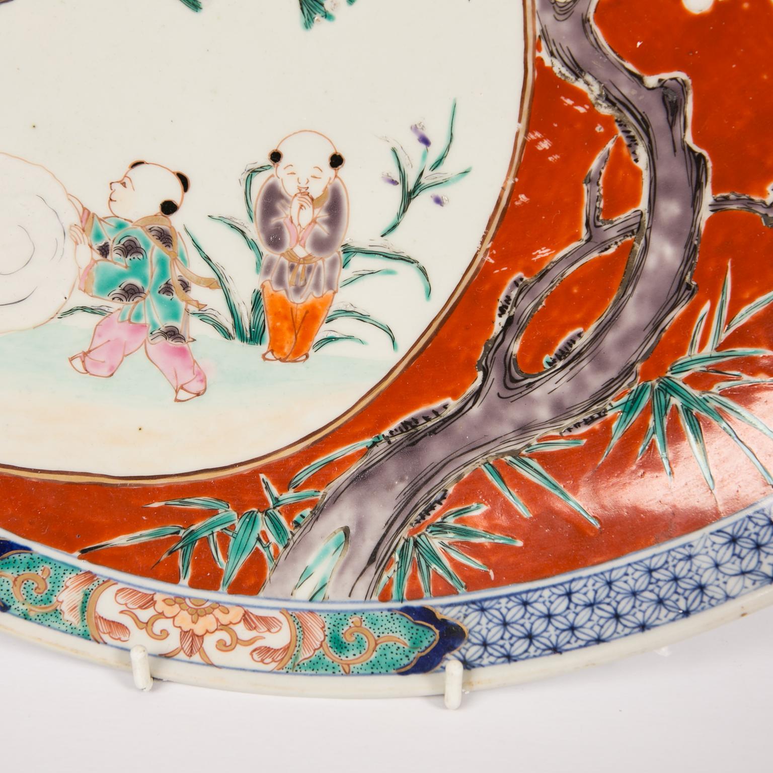Large Red Antique Japanese Low Bowl Hand-Painted Children-at-Play circa 1885 4