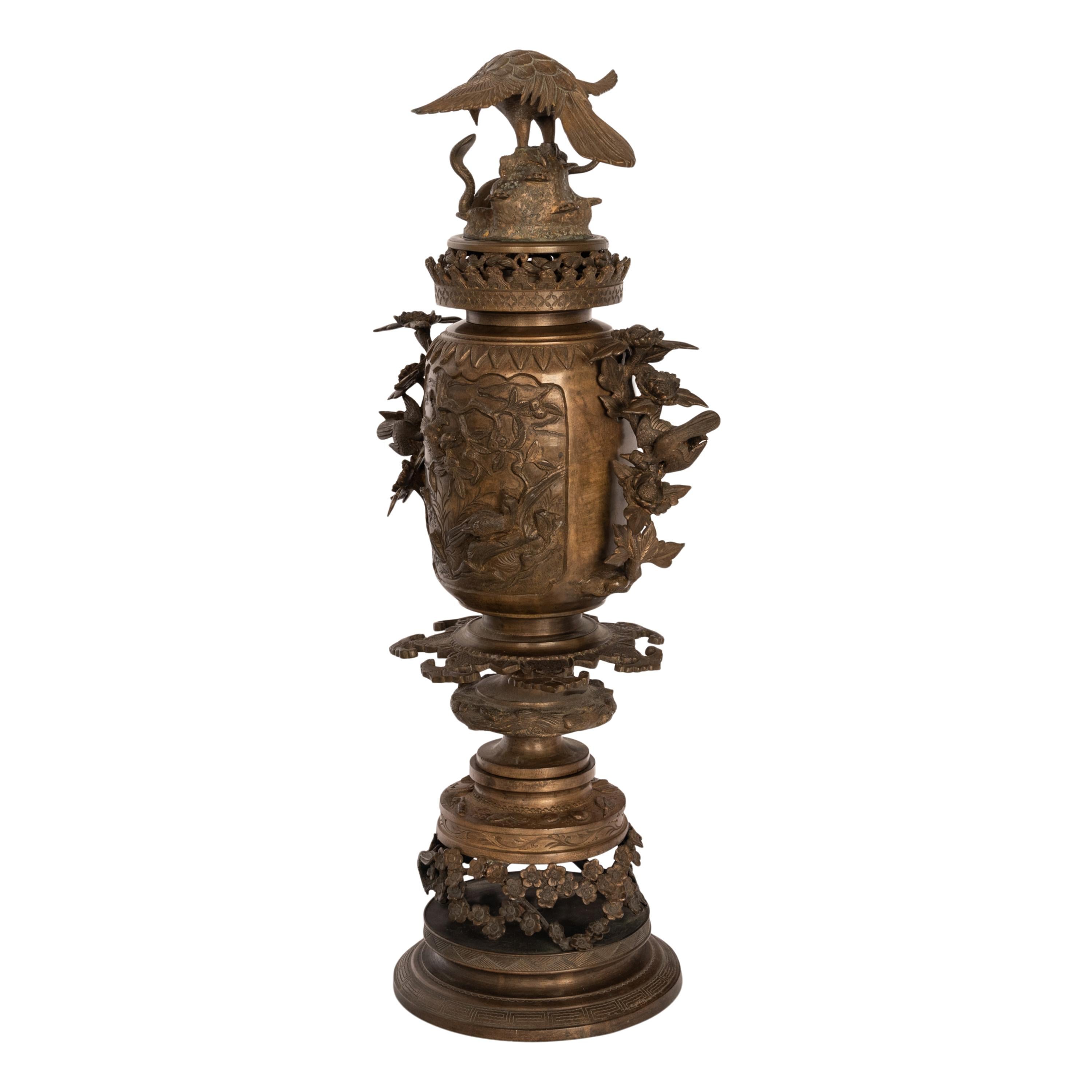 Large Antique Japanese Meiji Bronze Koro Censer insense Burner Urn Eagle & Snake In Good Condition In Portland, OR