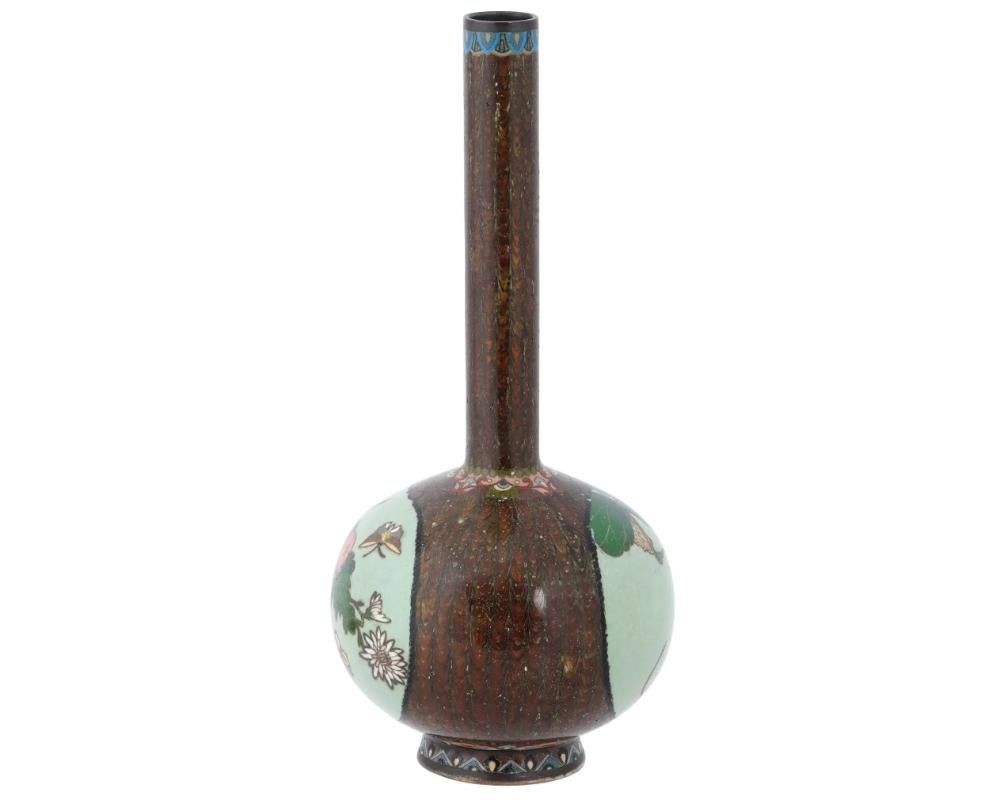 Große antike japanische Meiji-Cloisonné-Emaille-Vase (Meiji-Periode) im Angebot