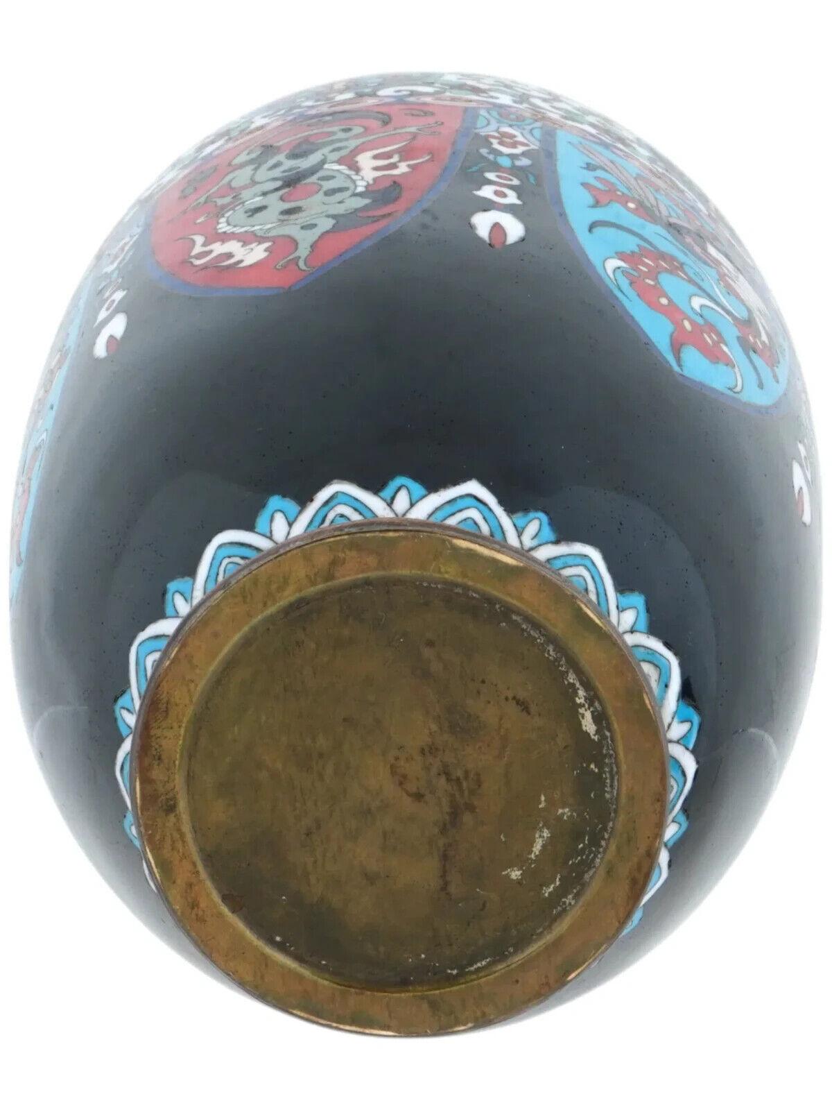 Gran jarrón antiguo japonés Meiji de esmalte cloisonné en Bueno estado para la venta en New York, NY