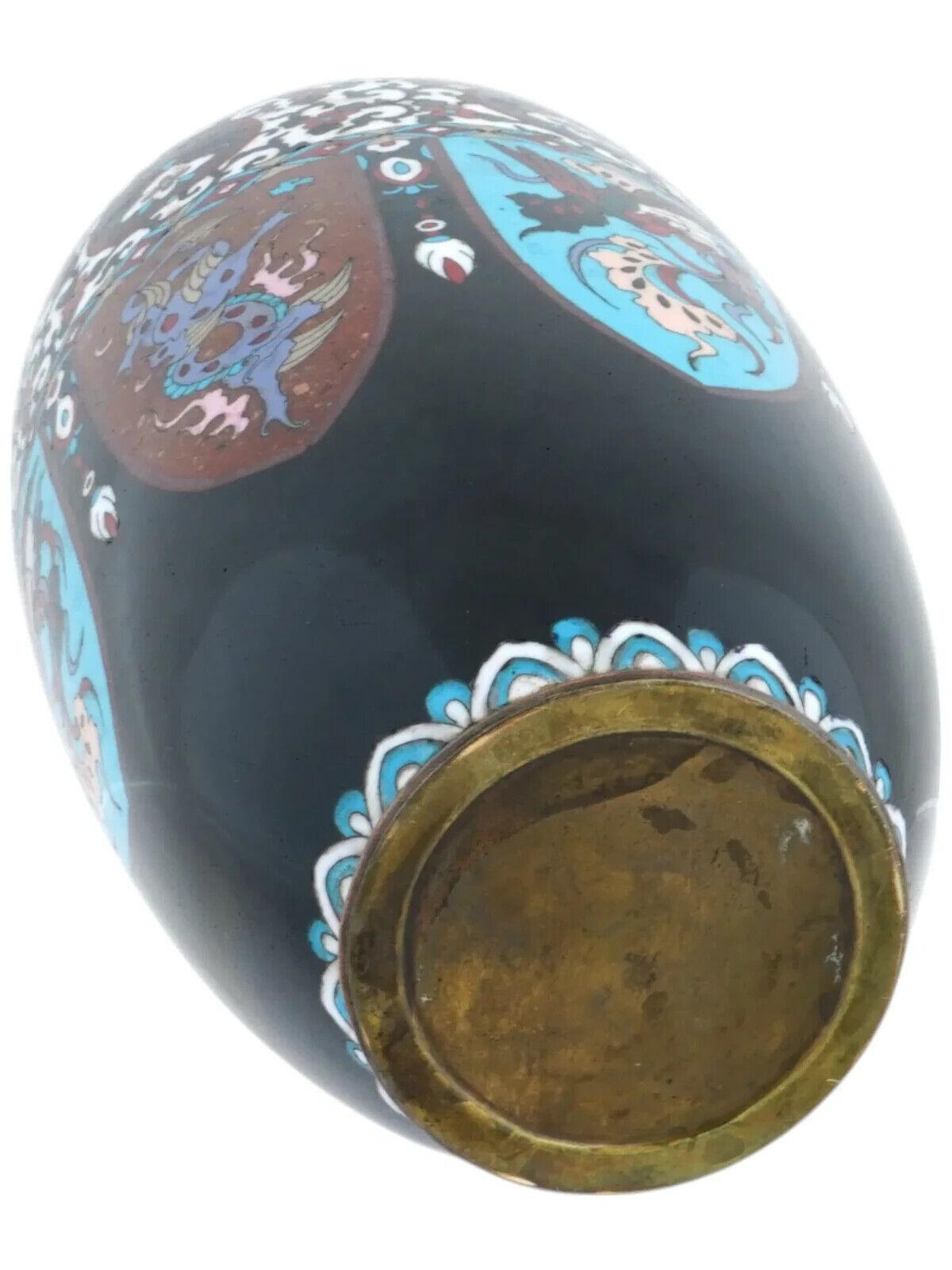 Gran jarrón antiguo japonés Meiji de esmalte cloisonné en Bueno estado para la venta en New York, NY