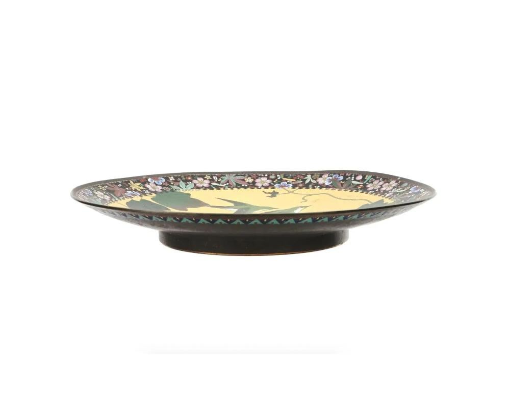 Japonais Grande assiette japonaise ancienne Meiji Cloisonne 1900 en vente