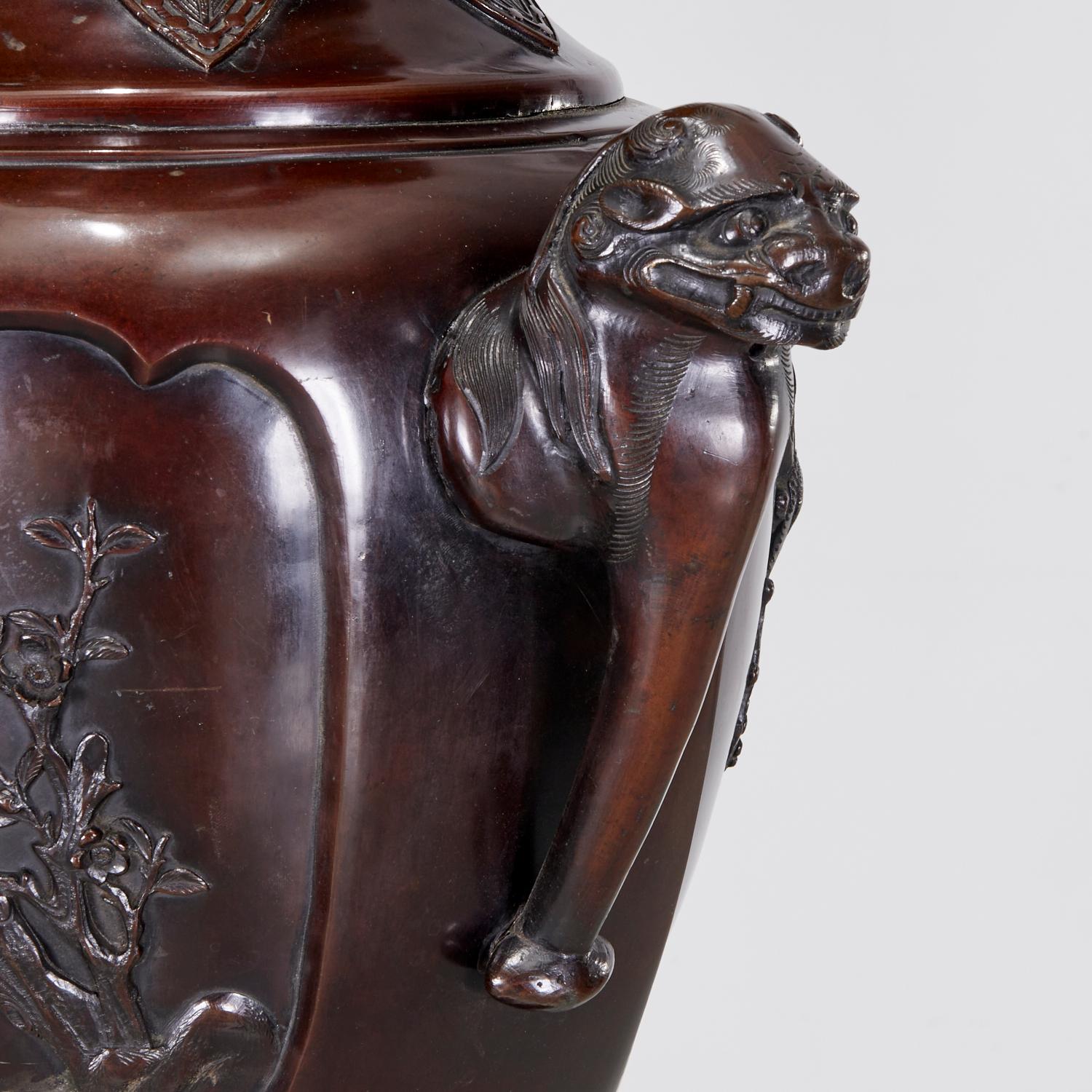 20th Century Large Antique Japanese Meiji Period Bronze Floor Vase with Foo Dog Handles For Sale