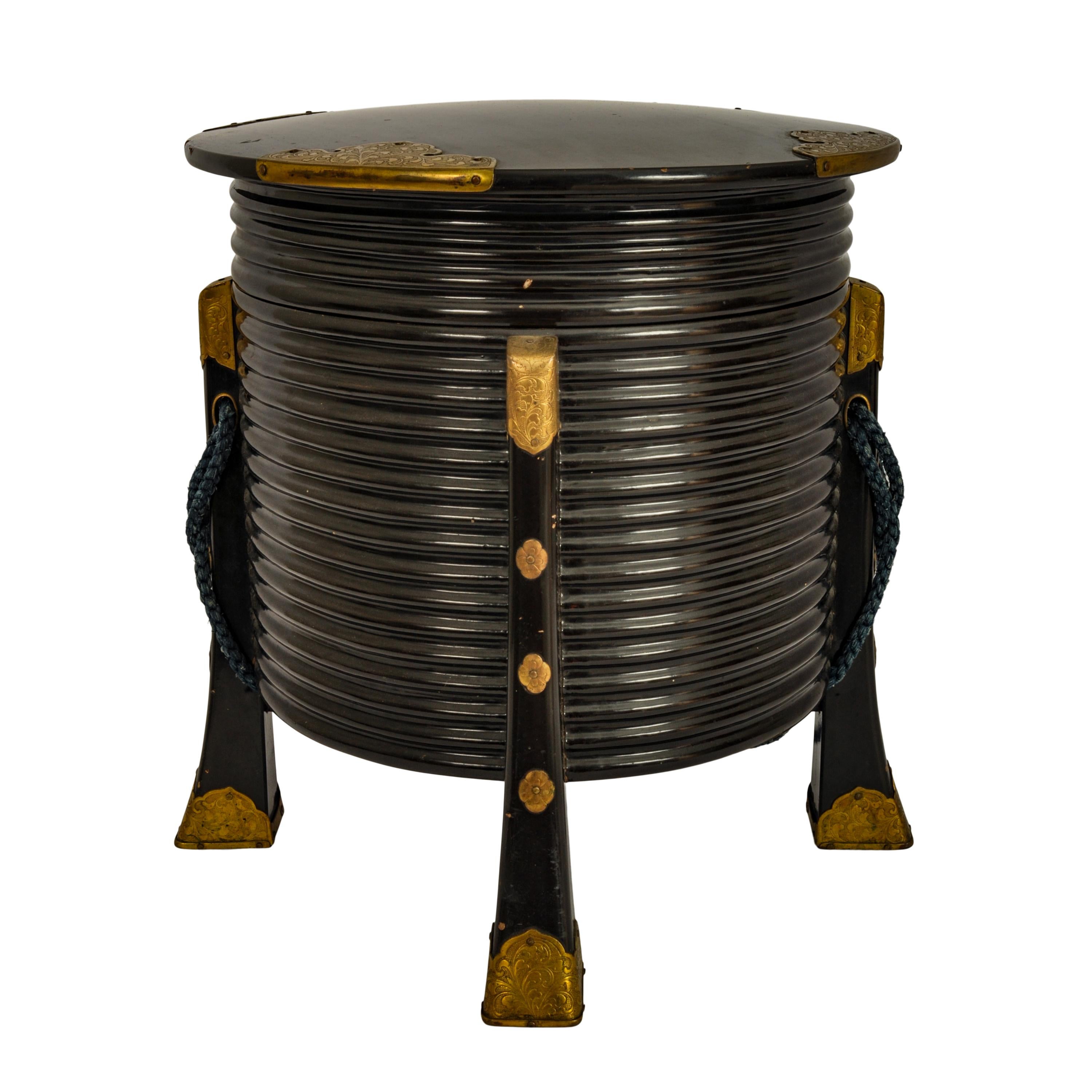 Gran caja circular japonesa antigua de laca Hokai del periodo Meiji y tapa 1890 en Bueno estado para la venta en Portland, OR
