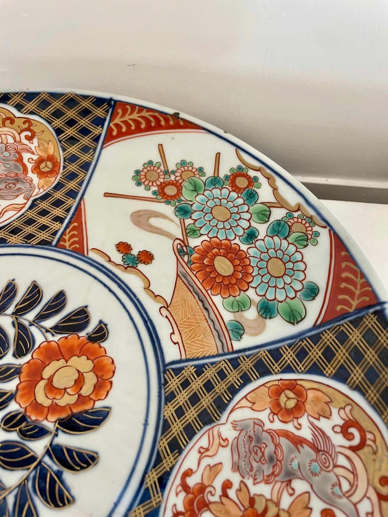 Große antike japanische Qualität Imari Charger  im Zustand „Gut“ im Angebot in Suffolk, GB