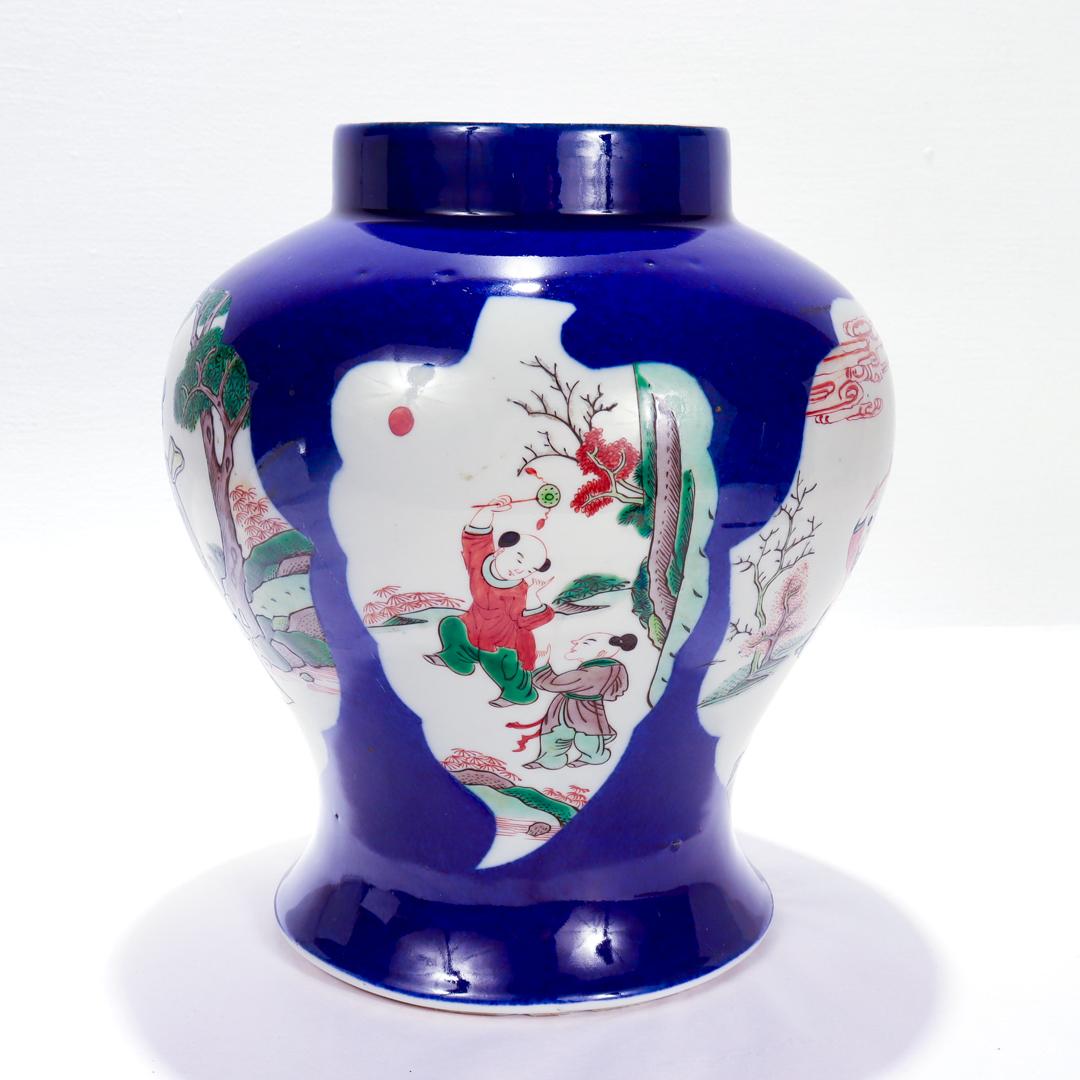 Große antike chinesische Exportvase aus Porzellan im Kang Xi-Stil mit blauem Grund im Zustand „Gut“ im Angebot in Philadelphia, PA