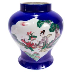 Grand vase ancien en porcelaine d'exportation chinoise de style Kang Xi à fond bleu