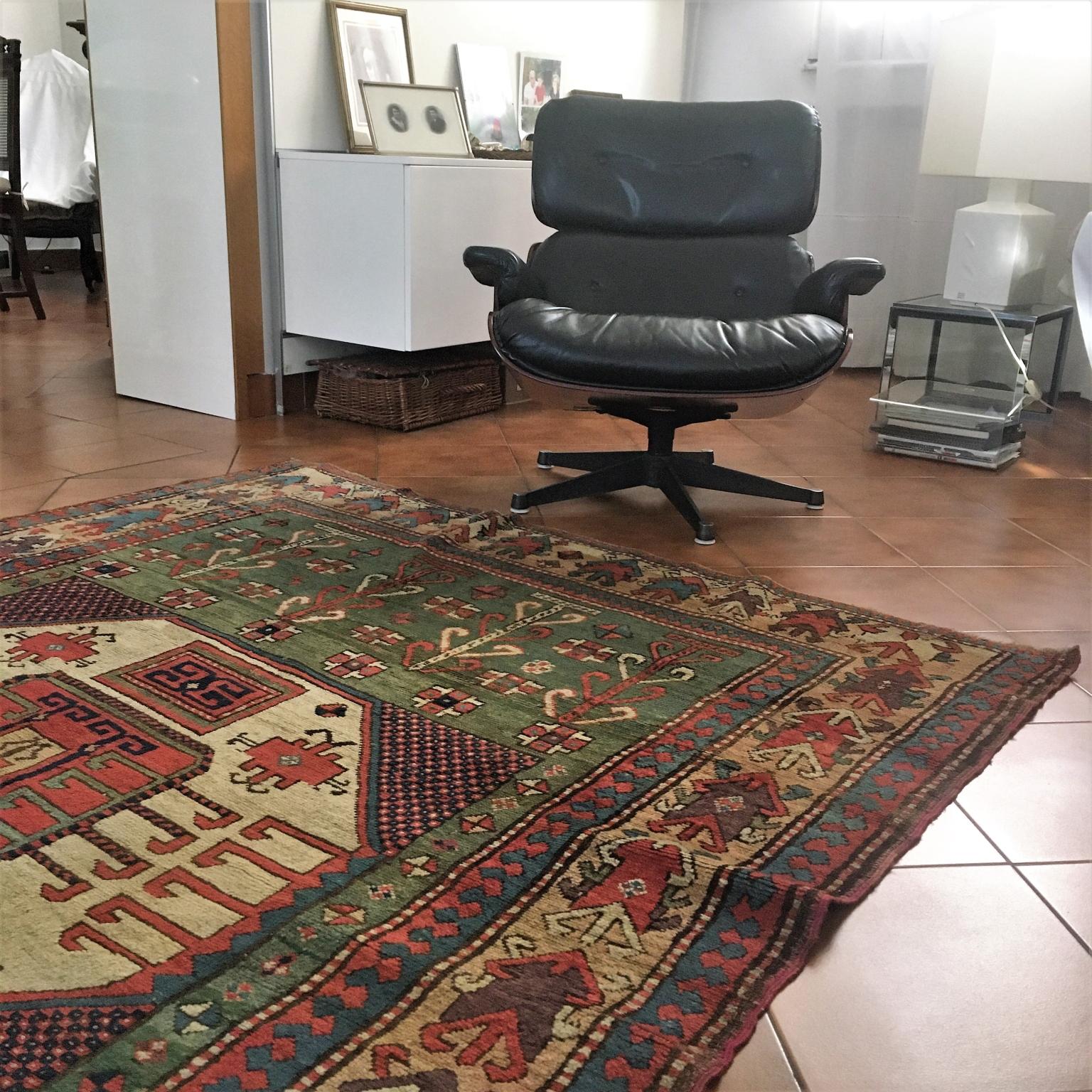Grand tapis antique Kazak Karachof noué à la main, 19ème siècle, vert, bleu, rouge et beige en vente 6