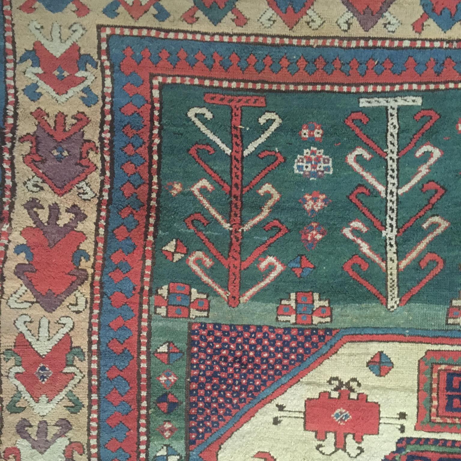 Antiker großer kaukasischer Karachopf-Teppich aus dem 19. Jahrhundert, handgeknüpft in Grün, Blau, Rot und Beige im Angebot 12