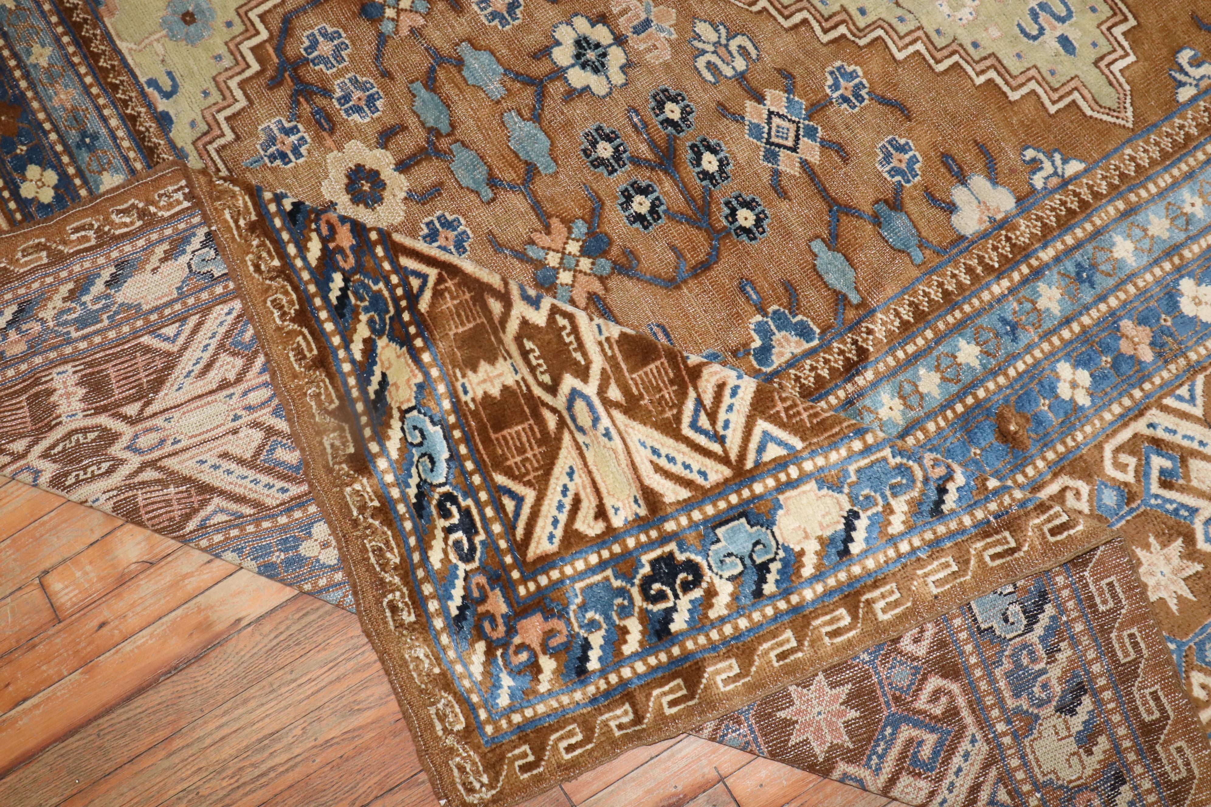 Großer antiker Khotan-Teppich (Wolle) im Angebot
