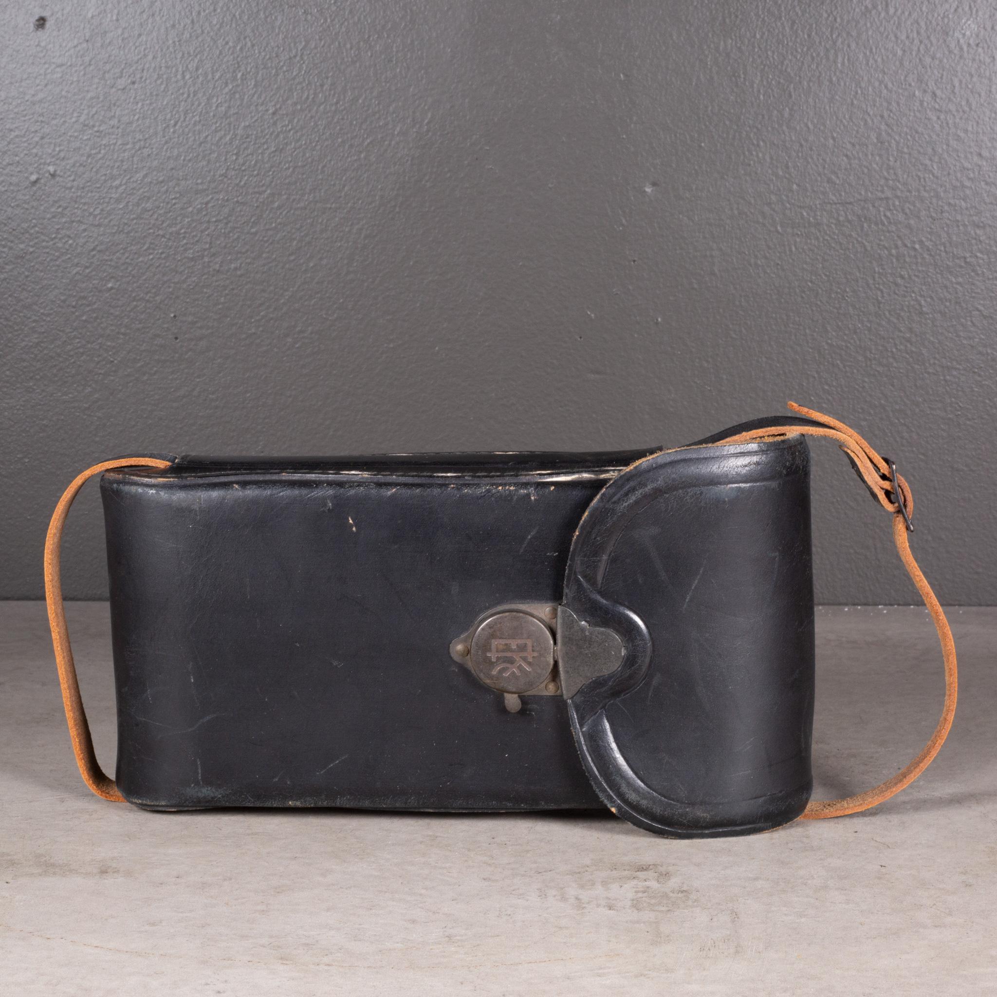 Large Kodak No. 2C Folding Pocket Camera/Leather Case c.1914 (FREE SHIPPING) For Sale 4