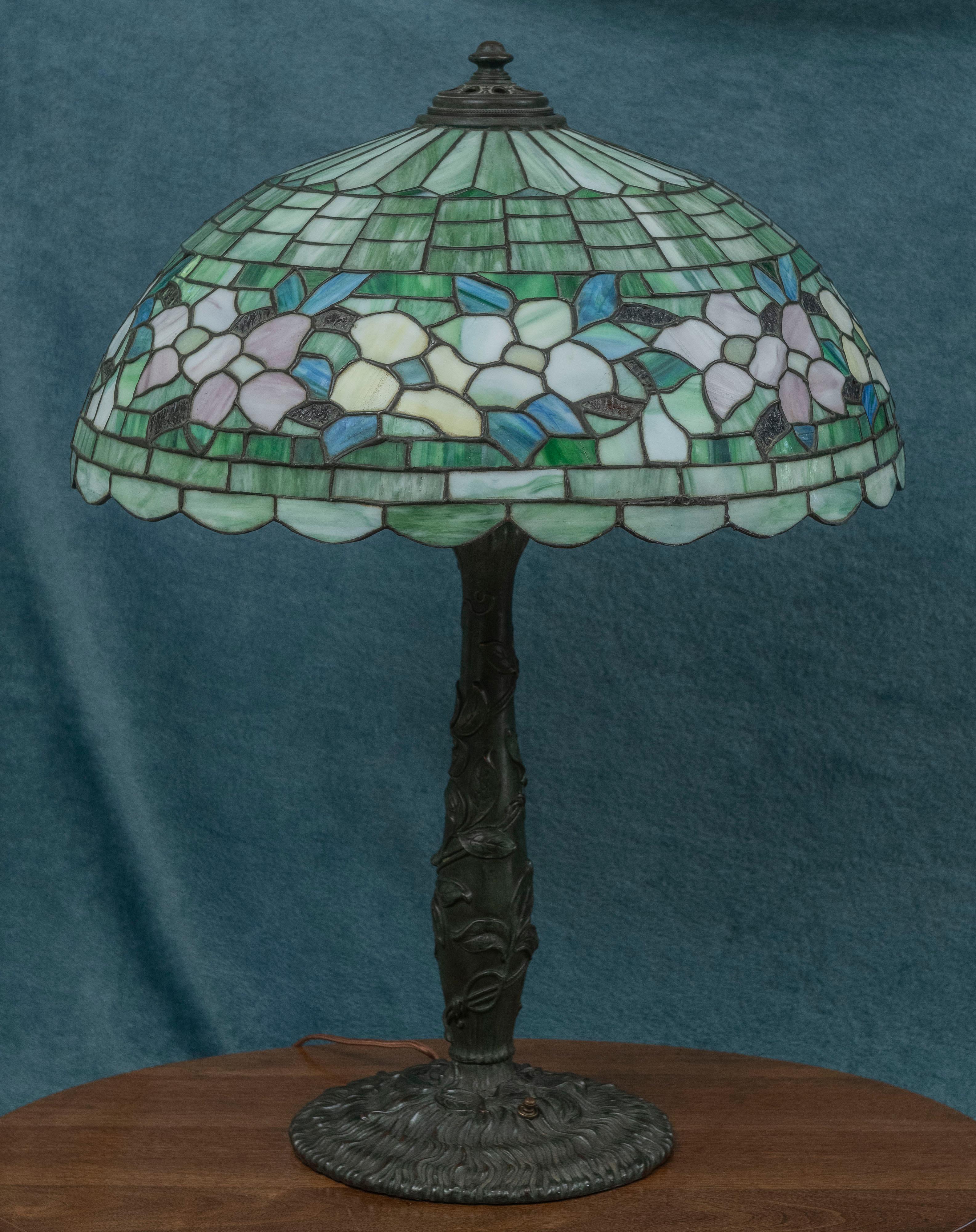Große antike Bleiglas-Tischlampe von Wilkinson Co. B'klyn N.Y. ca. 1910 im Angebot 3