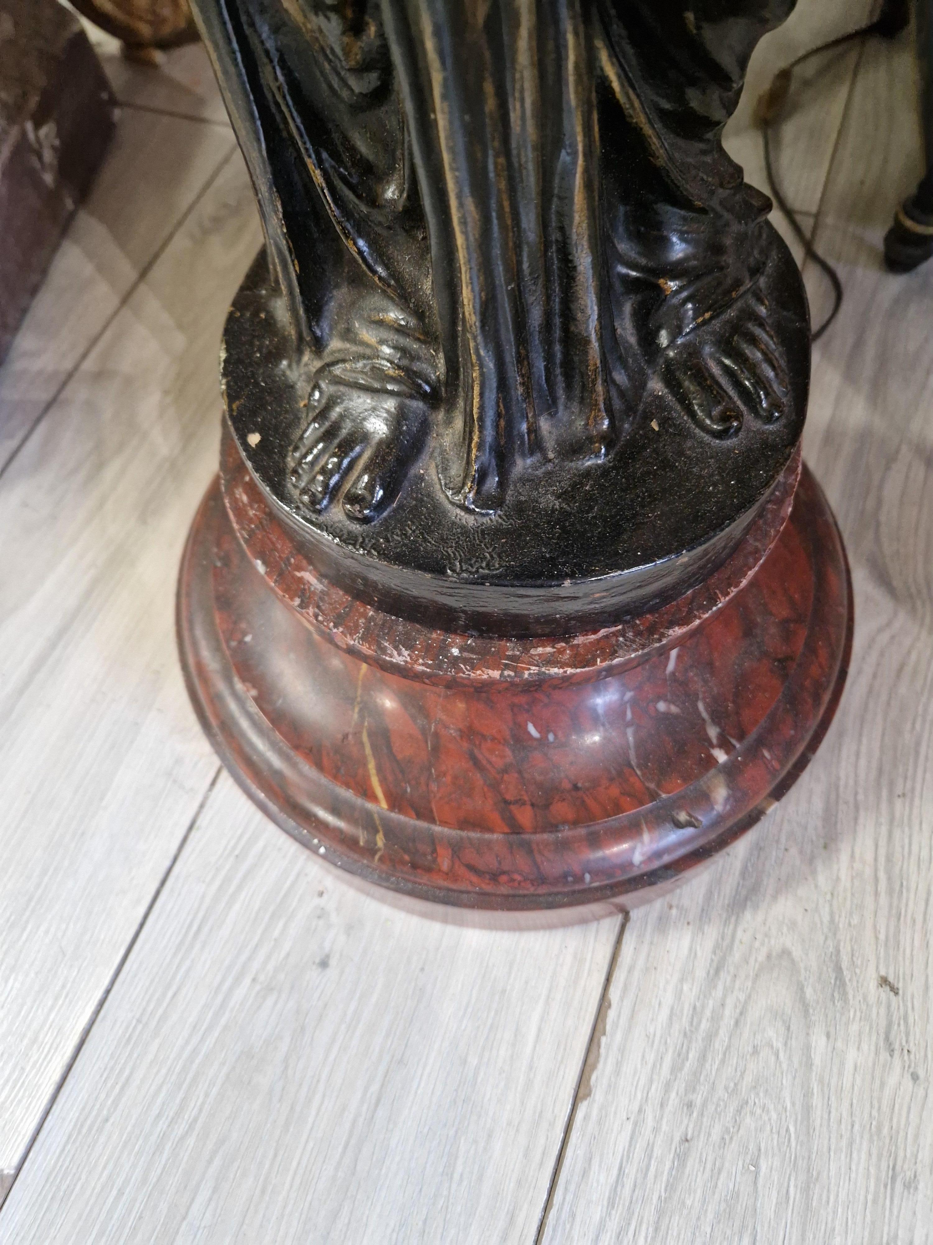 Gran Lámpara Liberty Antigua de Hierro Fundido y Mármol Tallado en venta