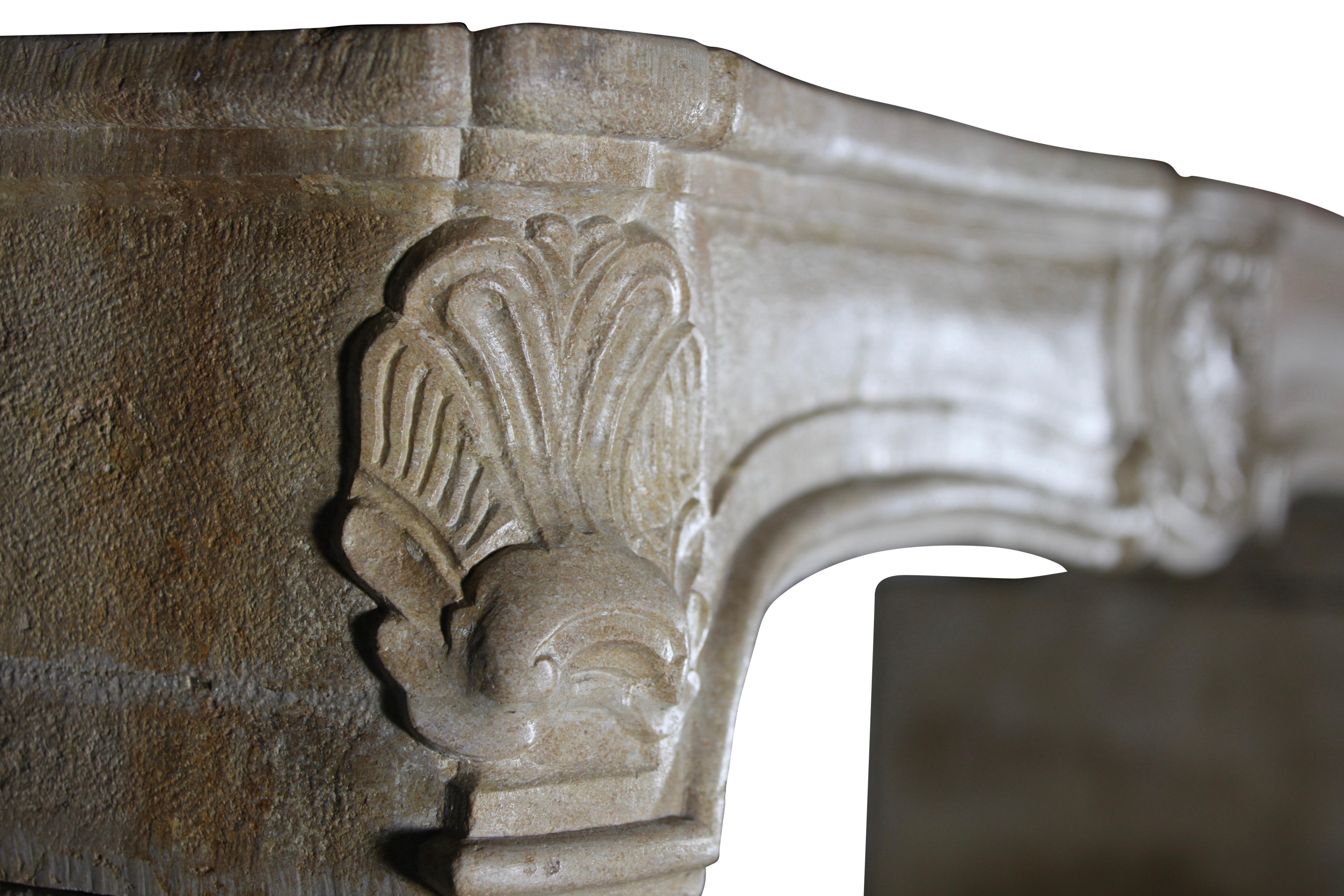 Extra wide original antique fireplace surround in limestone. Fine 18th century, Regency period, with detailled work on the surface. This French classic country style mantlepiece is for bespoke luxury interior concept.
Measurements:
199 cm Exterior