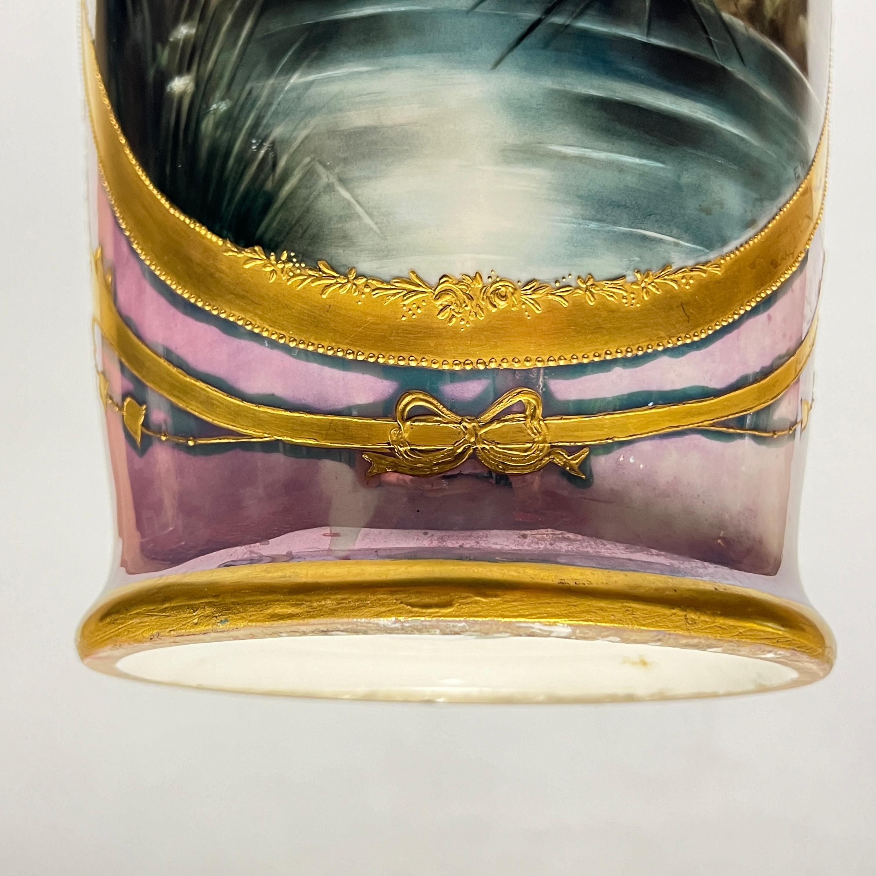 Grande vaso antico in porcellana di Limoges figurativo e dorato in vendita 6