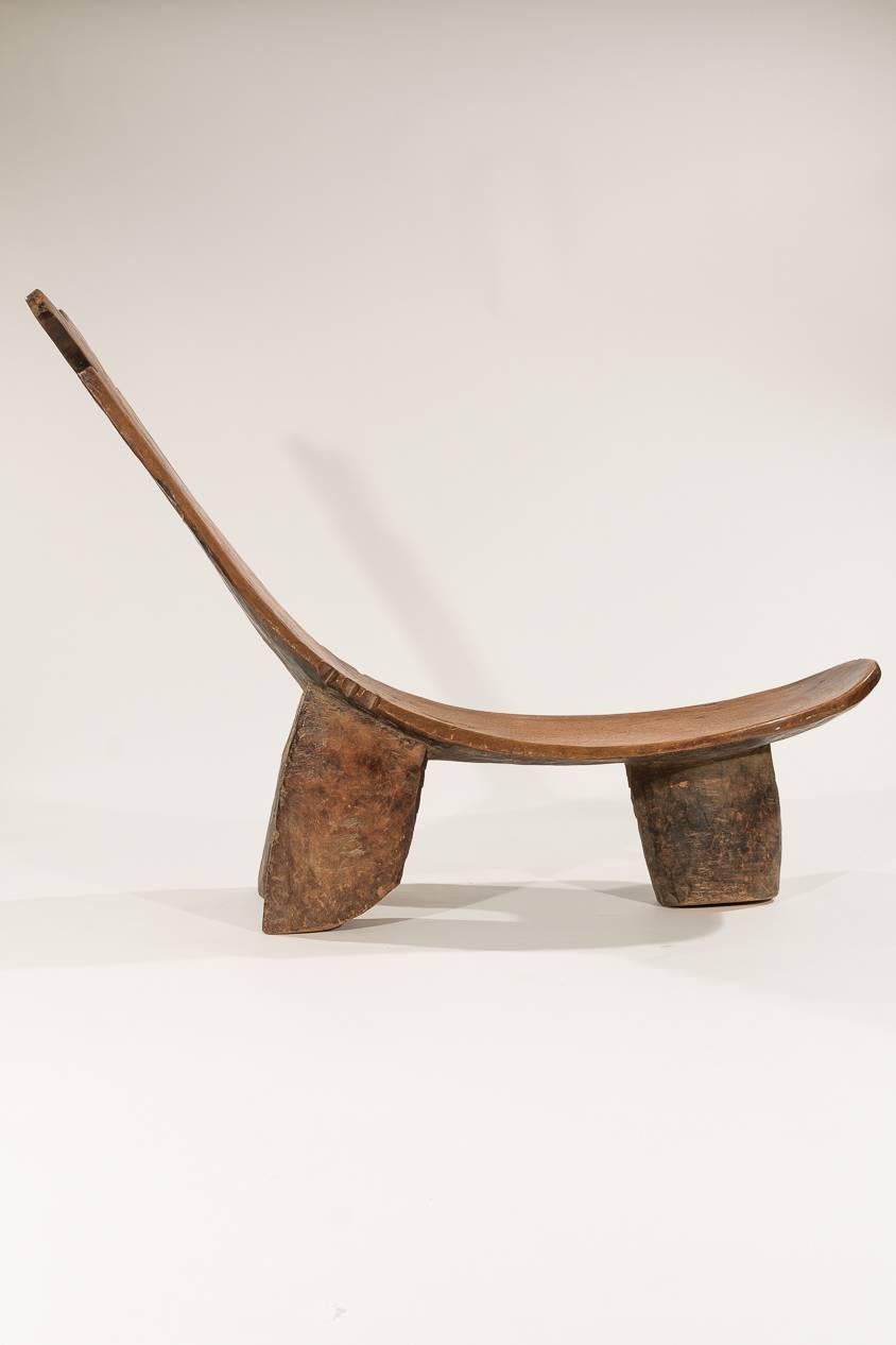 Sculpté à la main Grande chaise Lobi ancienne du Ghana, Afrique de l'Ouest