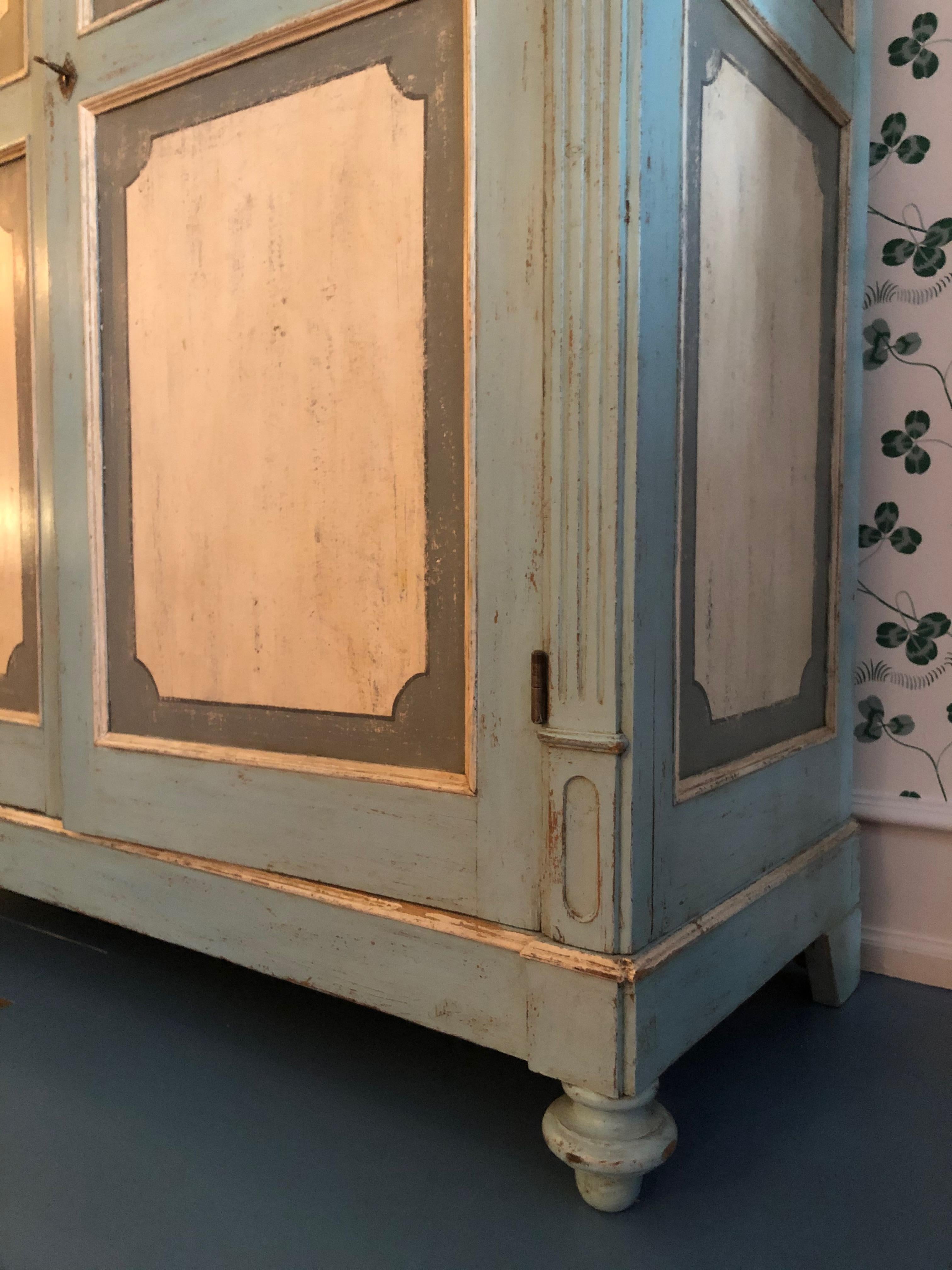 Large Antique Lombardian Cabinet in Painted Solid Larch Wood, 1840s 1